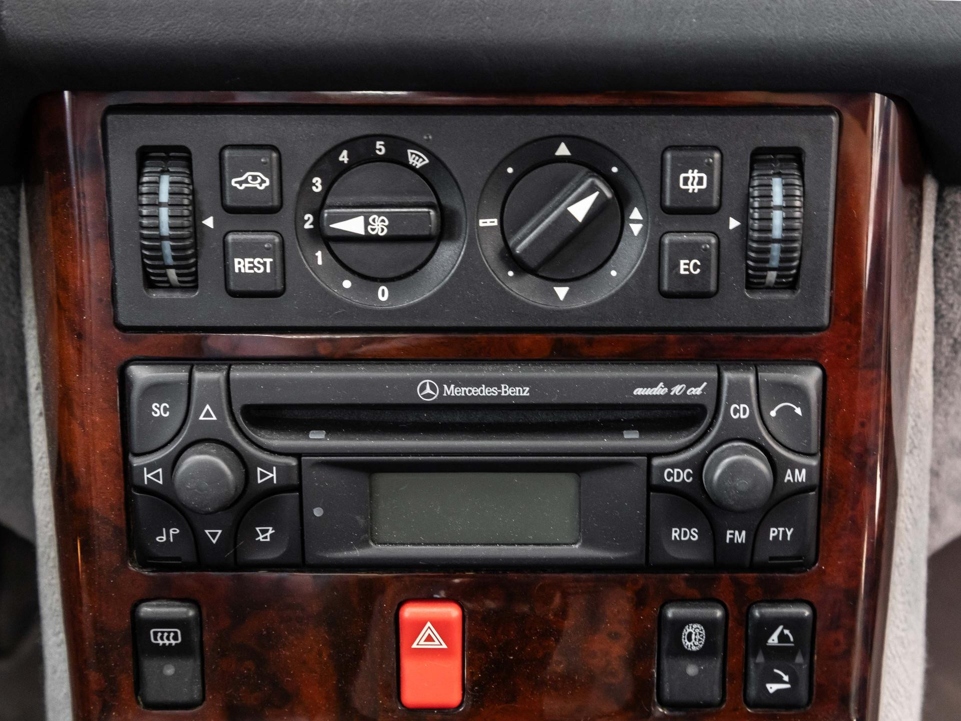 Mercedes-Benz 300 SL 2. Hand von BENTLEY FRANKFURT