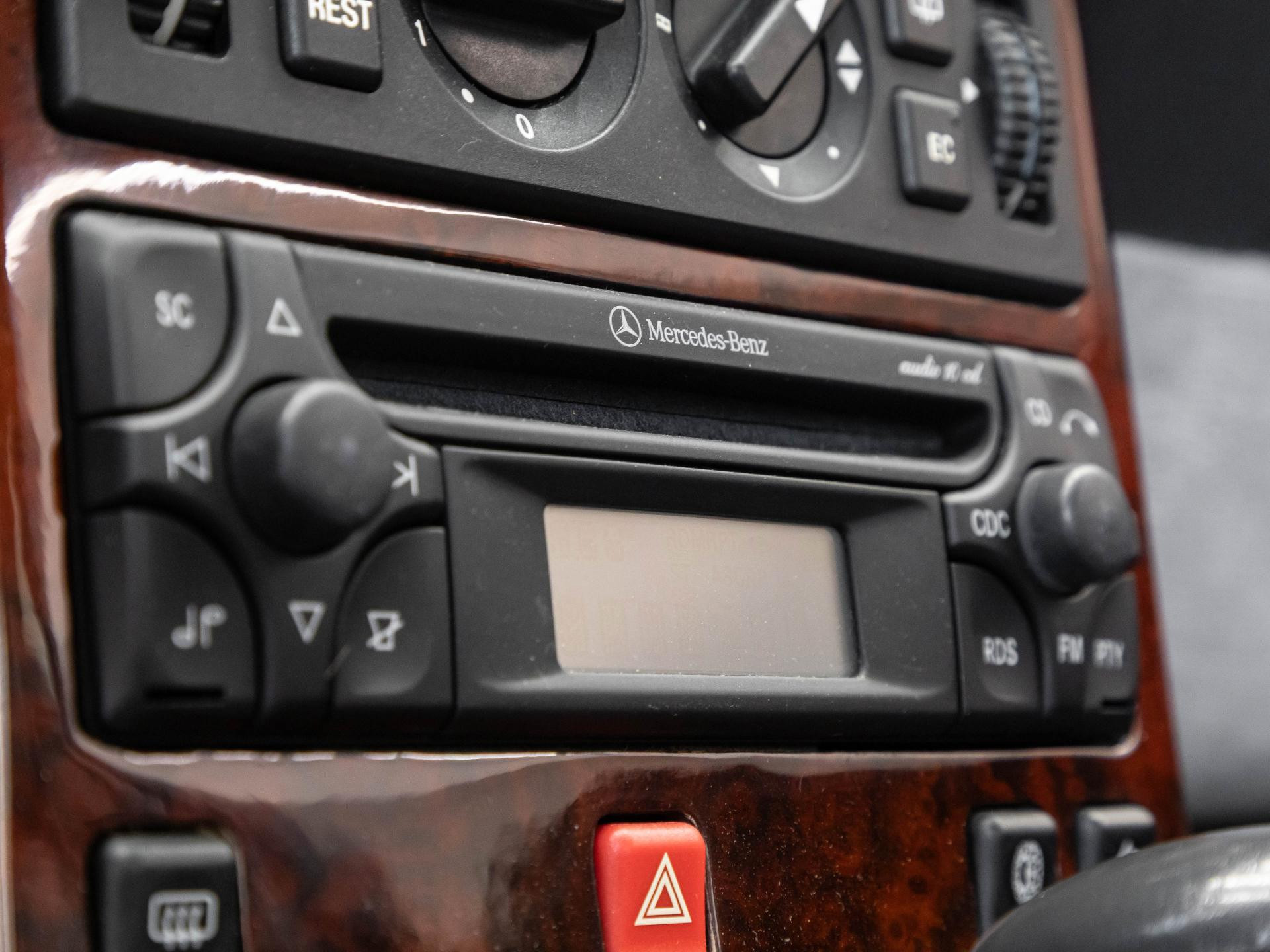 Mercedes-Benz 300 SL 2. Hand von BENTLEY FRANKFURT