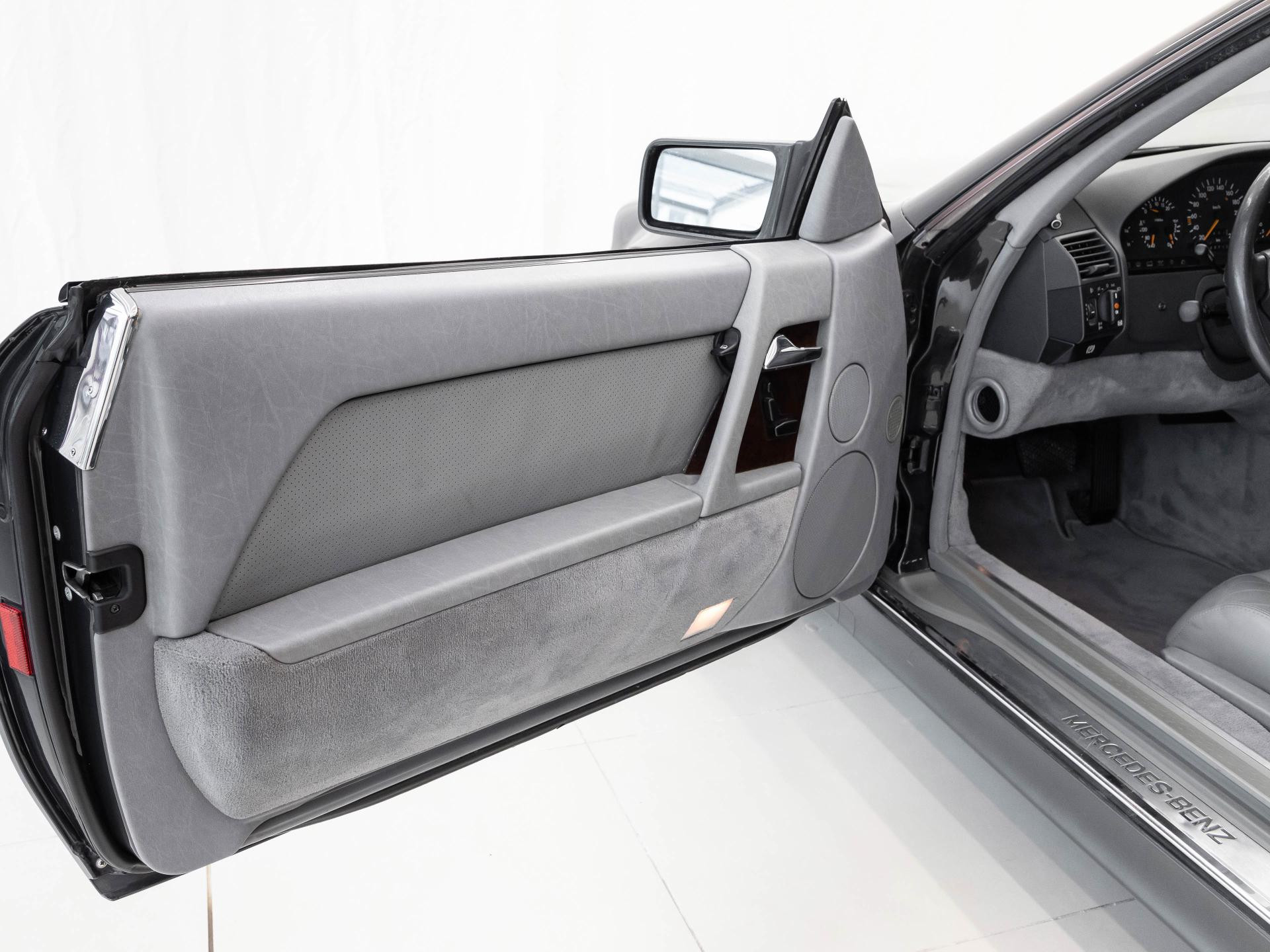 Mercedes-Benz 300 SL 2. Hand von BENTLEY FRANKFURT