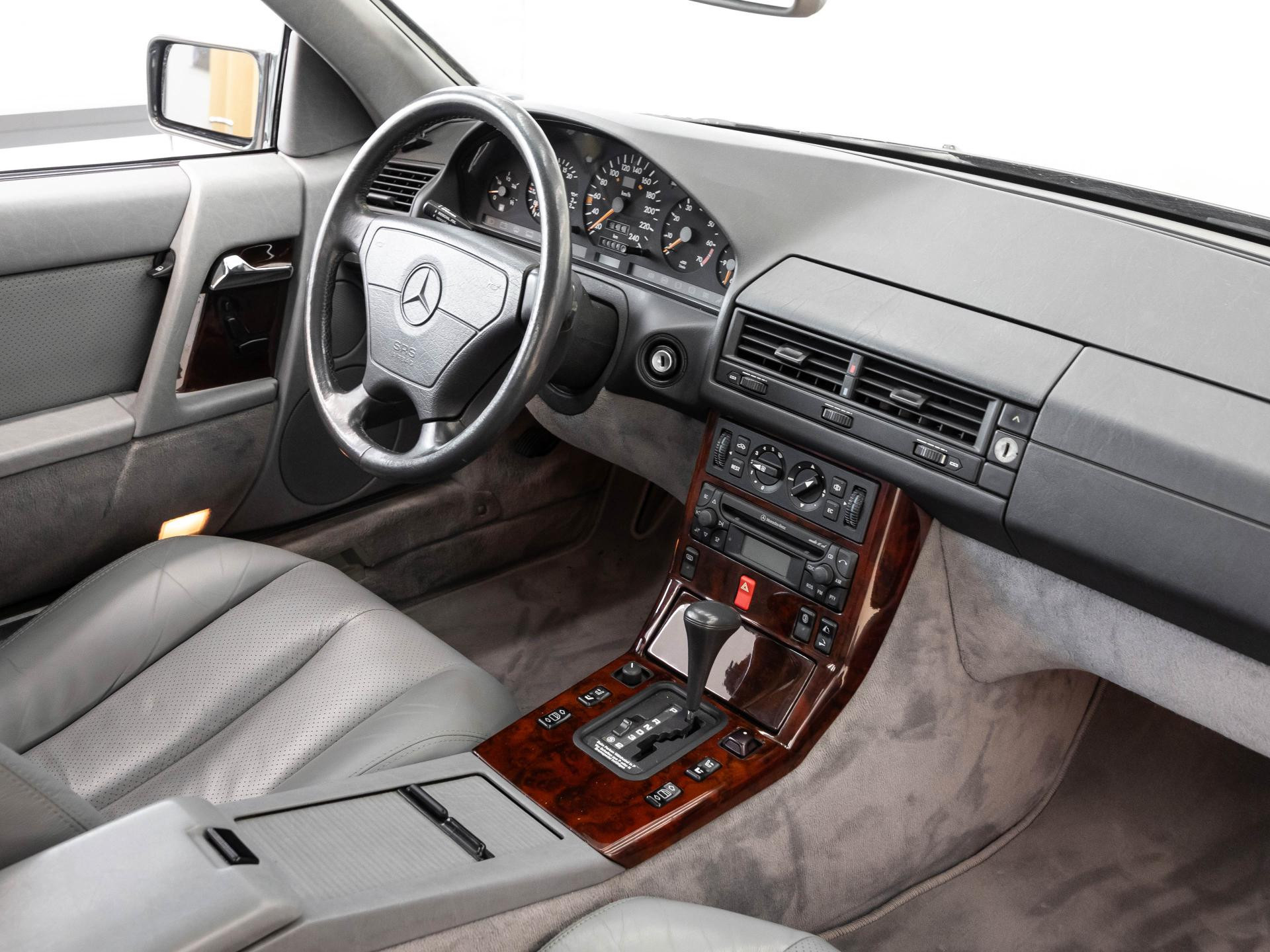 Mercedes-Benz 300 SL 2. Hand von BENTLEY FRANKFURT