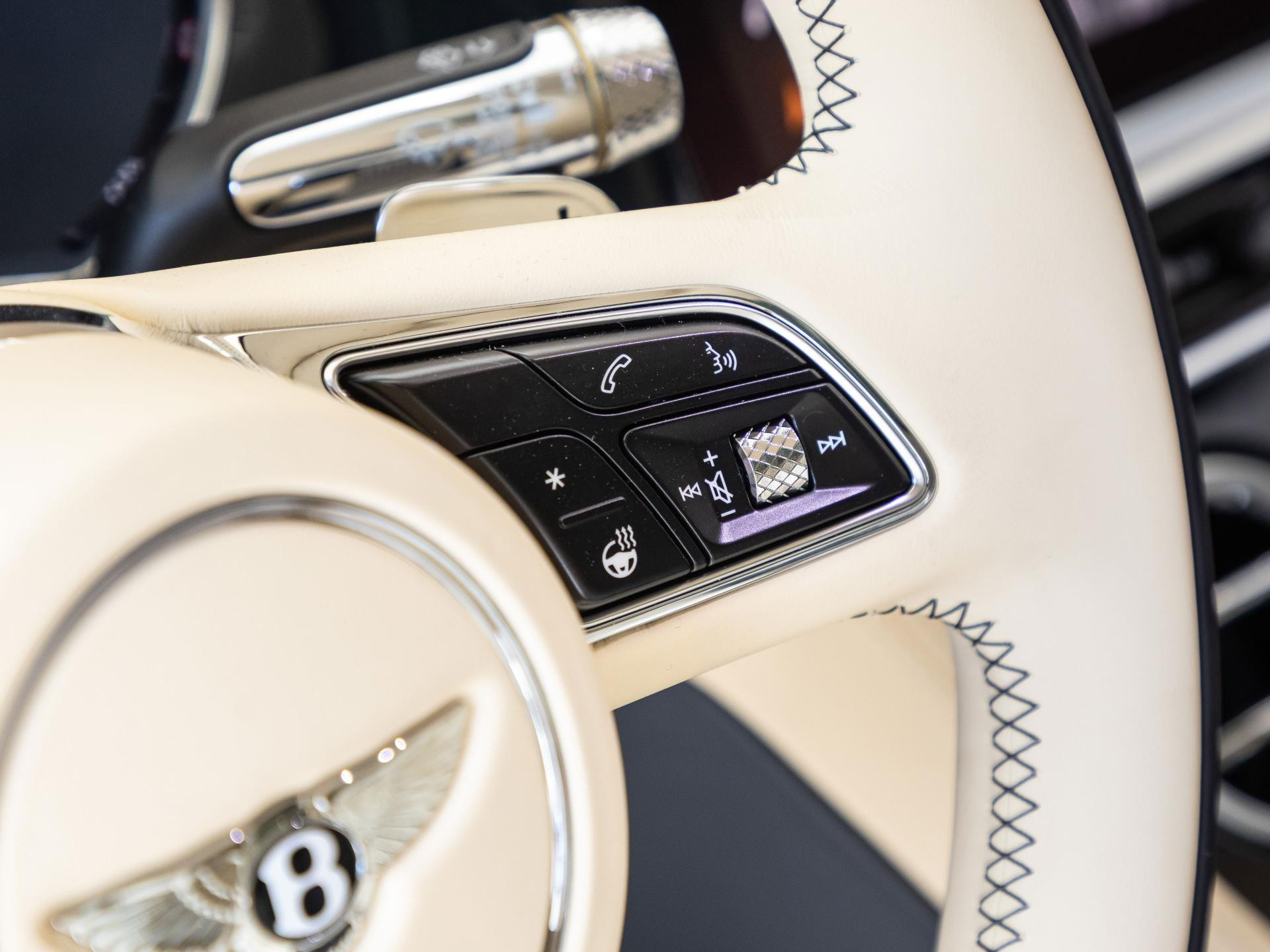 Bentley Continental GT Azure (MY26) Hybrid