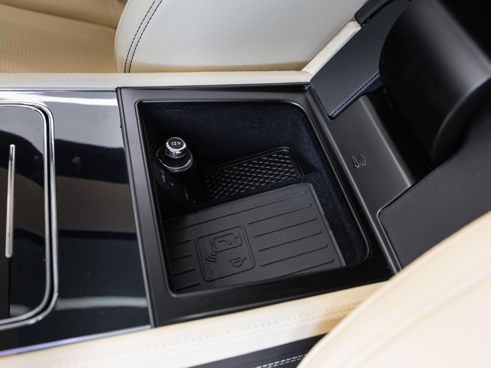 Bentley Continental GT Azure (MY26) Hybrid