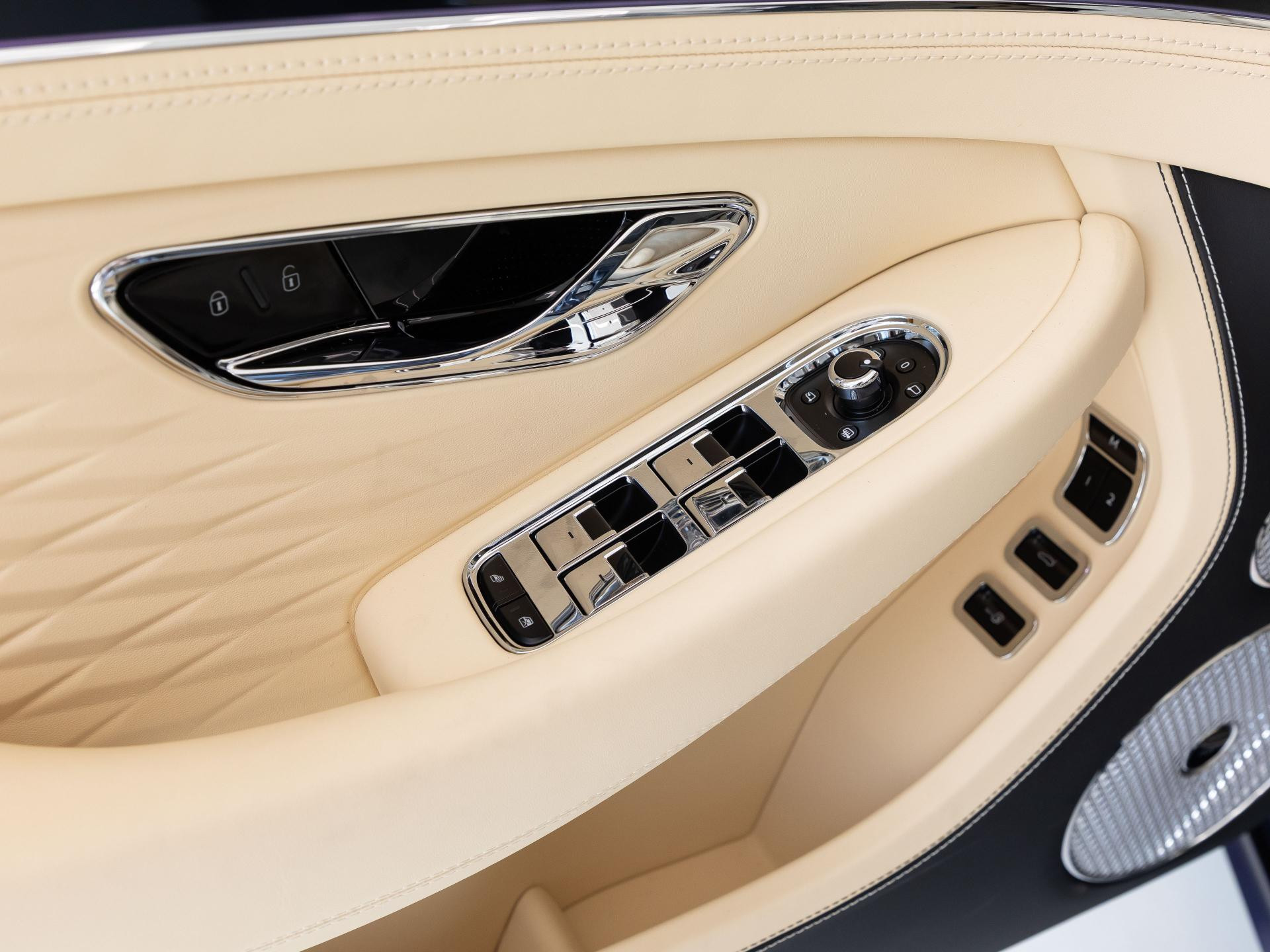 Bentley Continental GT Azure (MY26) Hybrid