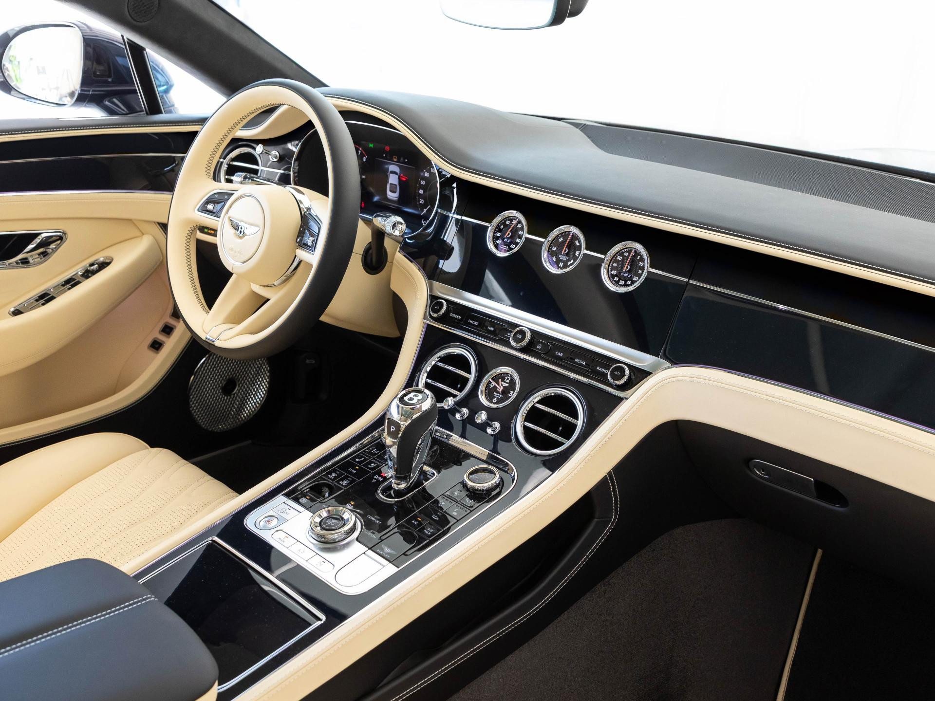 Bentley Continental GT Azure (MY26) Hybrid