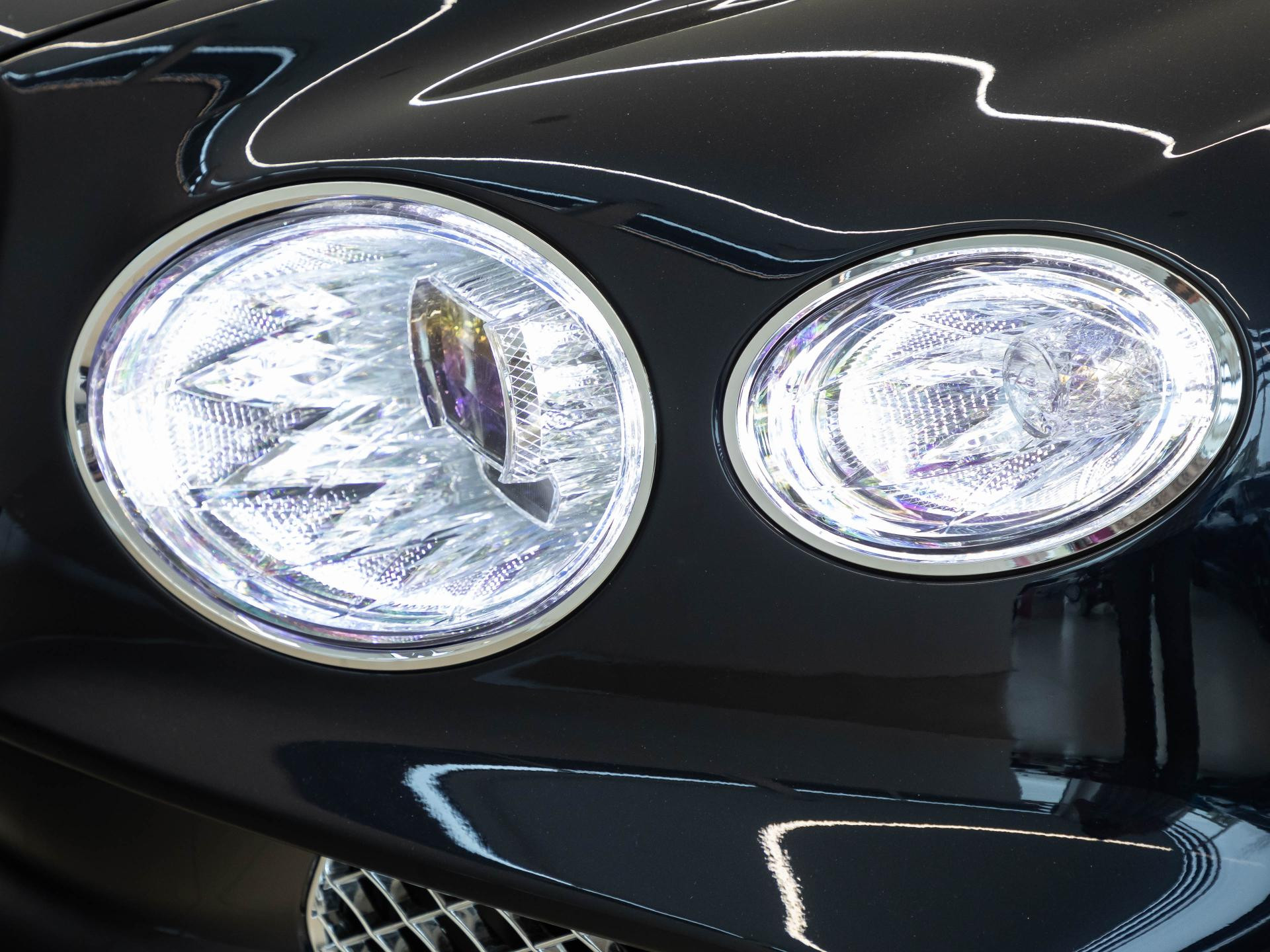 Bentley Bentayga EWB Azure Head Up Display Navi LED Klima