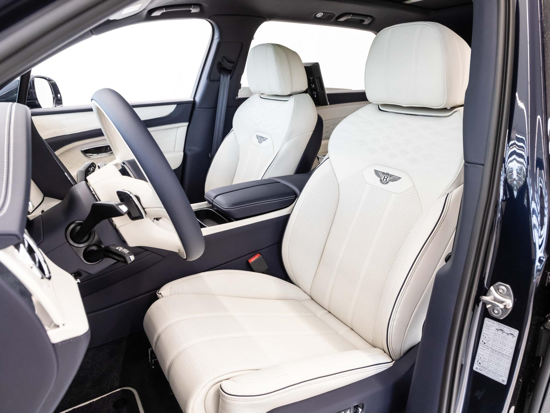 Bentley Bentayga EWB Azure Head Up Display Navi LED Klima