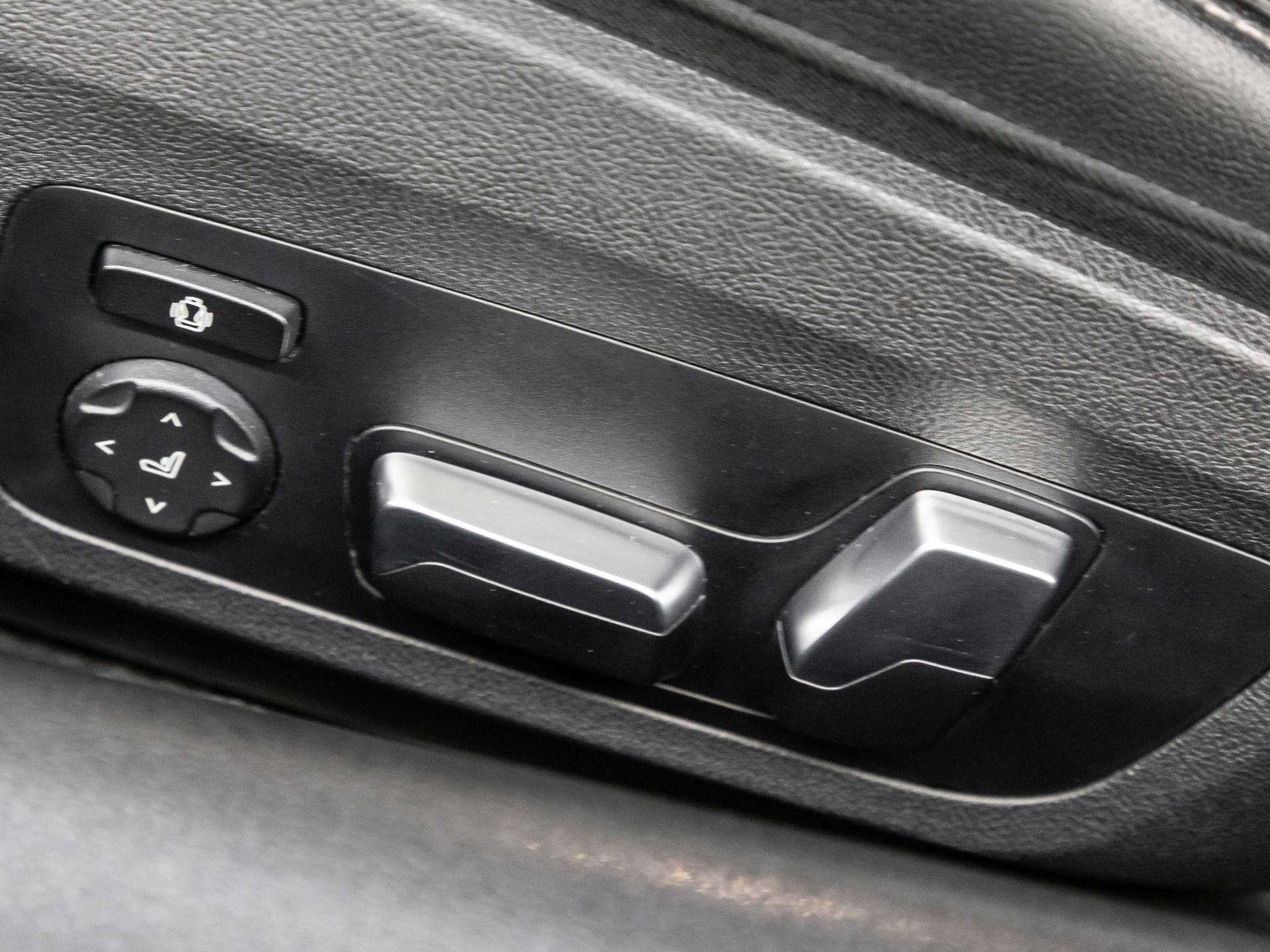 BMW M850i xDrive Carbon Core