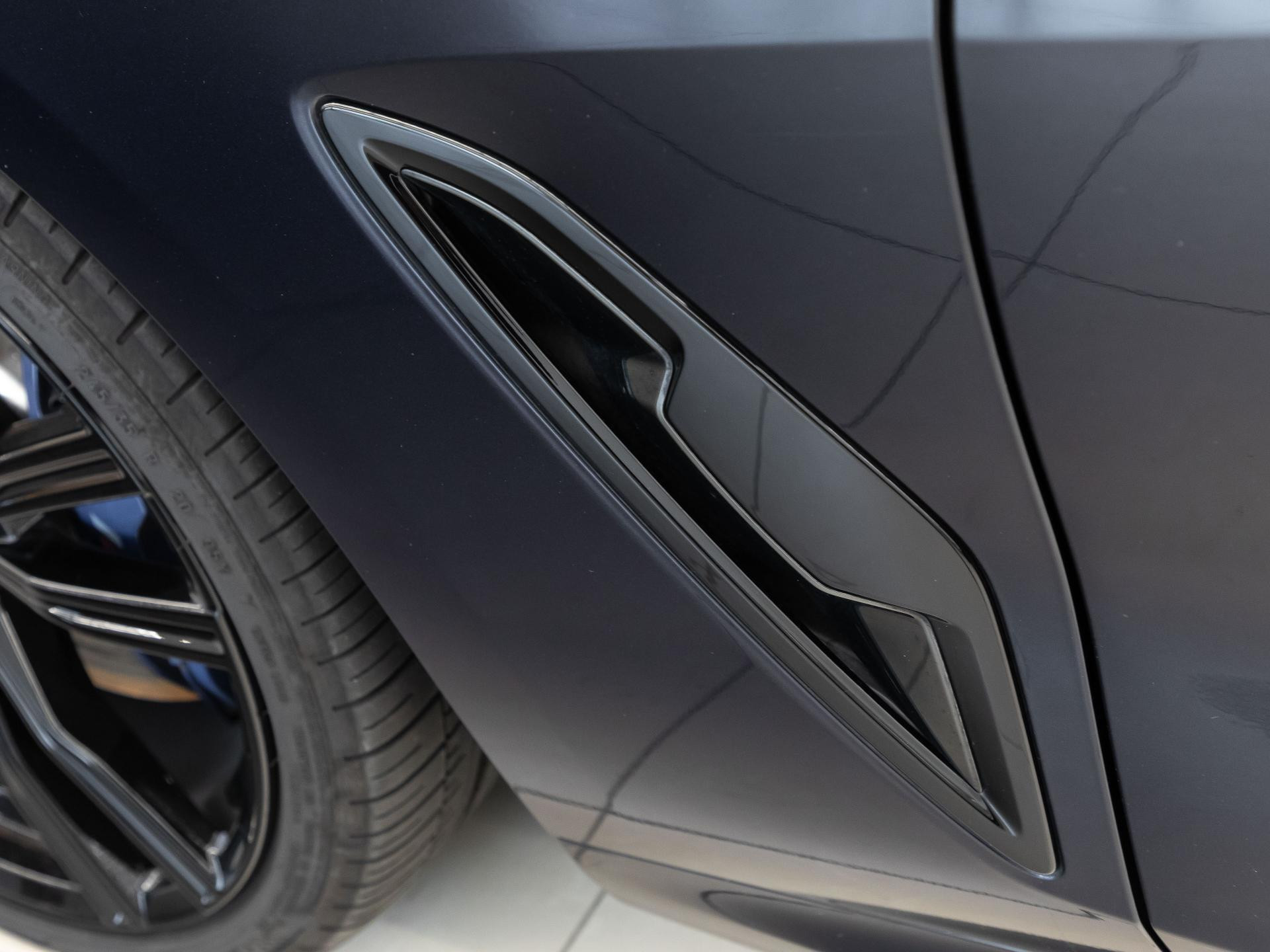 BMW M850i xDrive Carbon Core