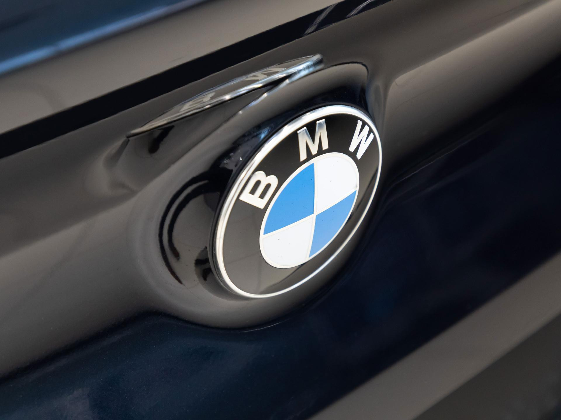 BMW M850i xDrive Carbon Core