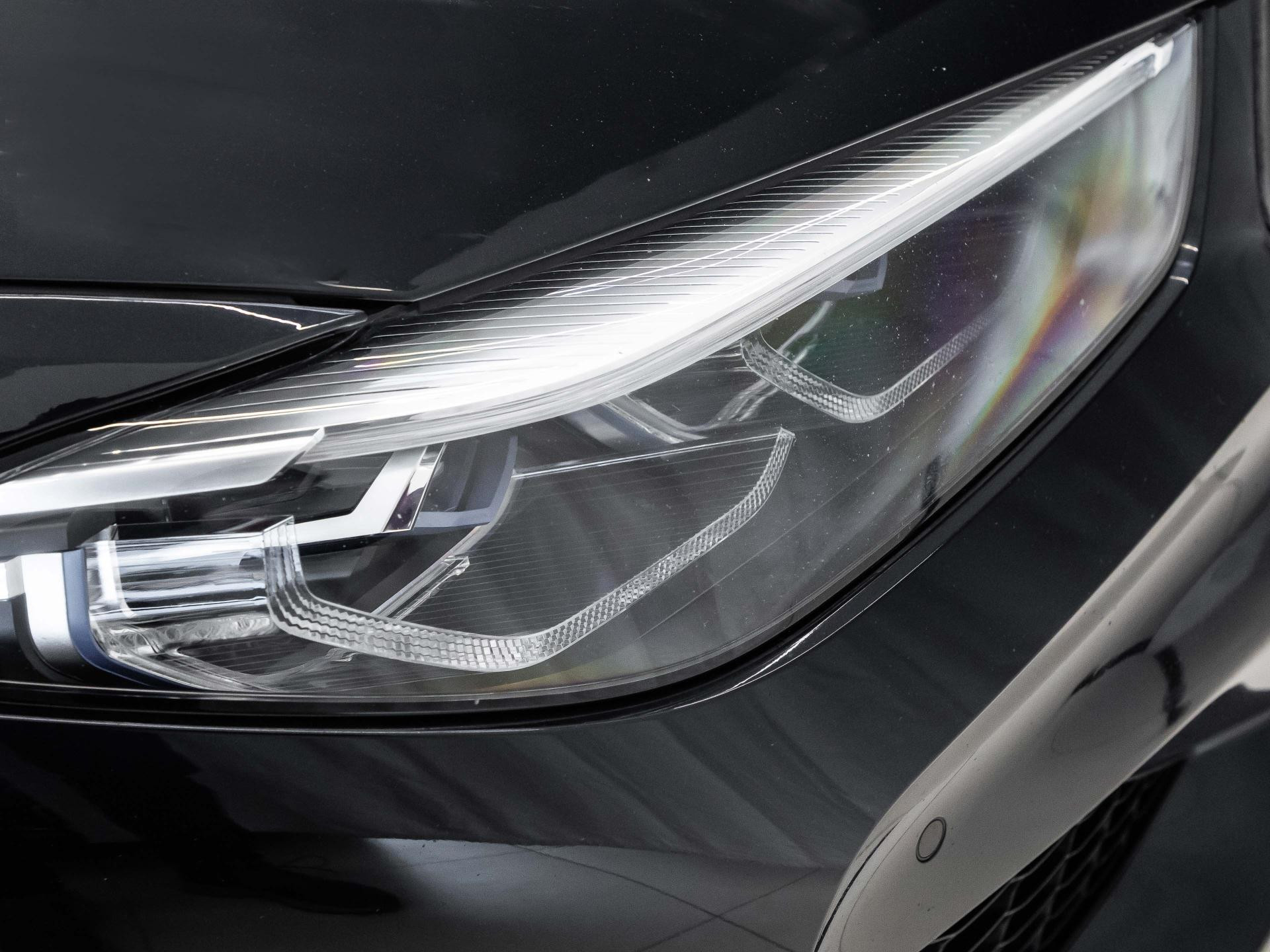 BMW M850i xDrive Carbon Core