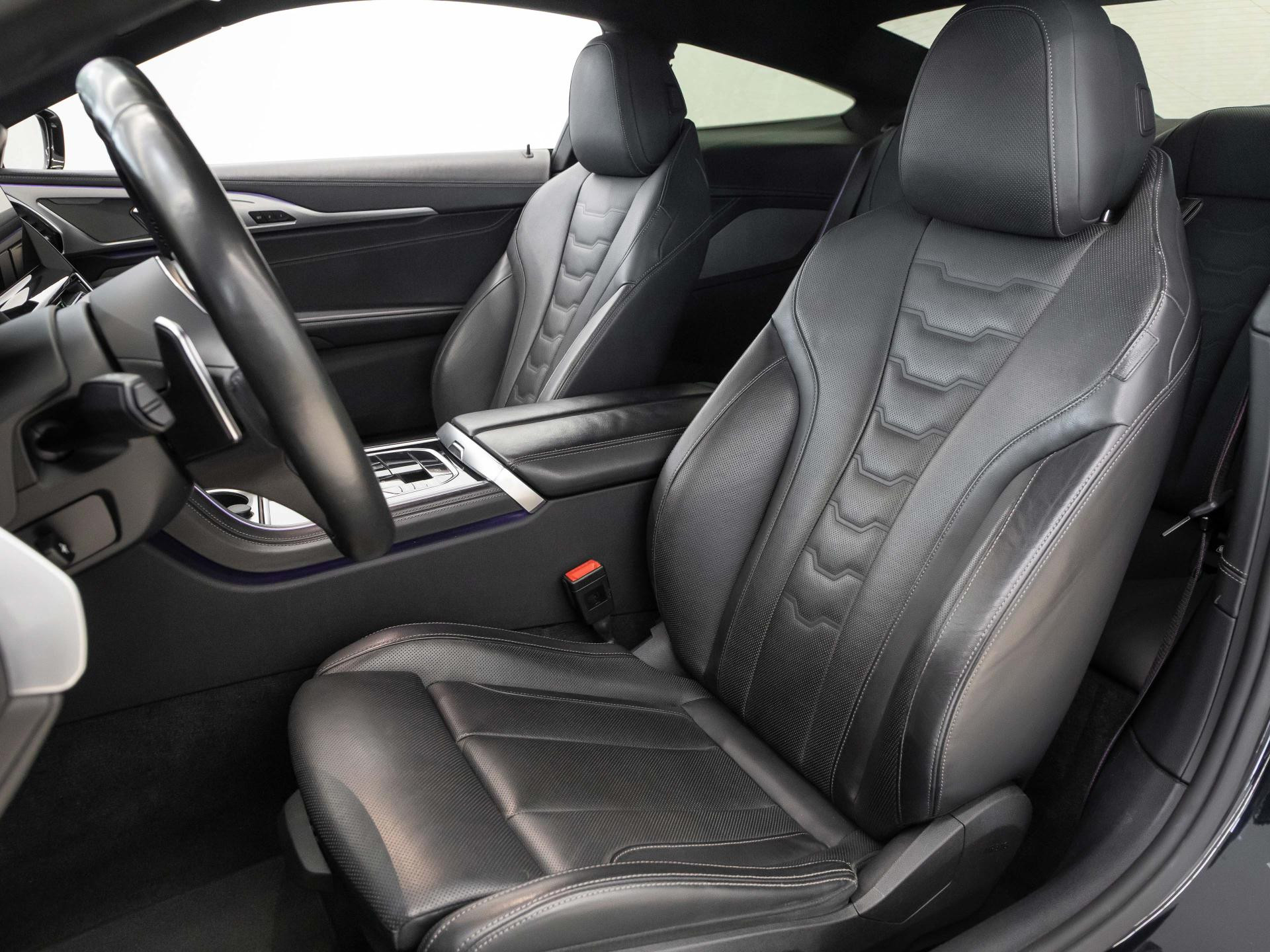 BMW M850i xDrive Carbon Core