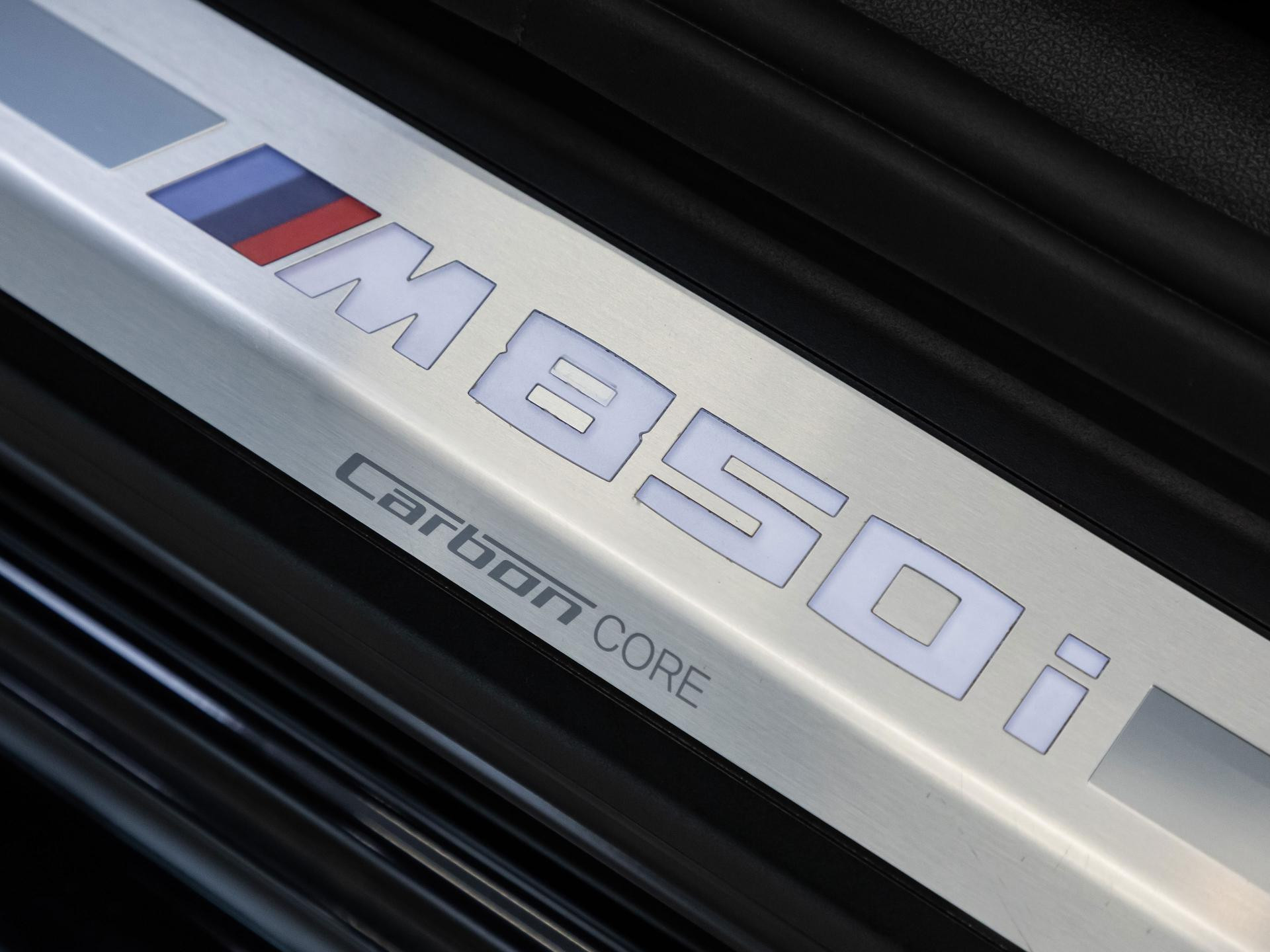 BMW M850i xDrive Carbon Core