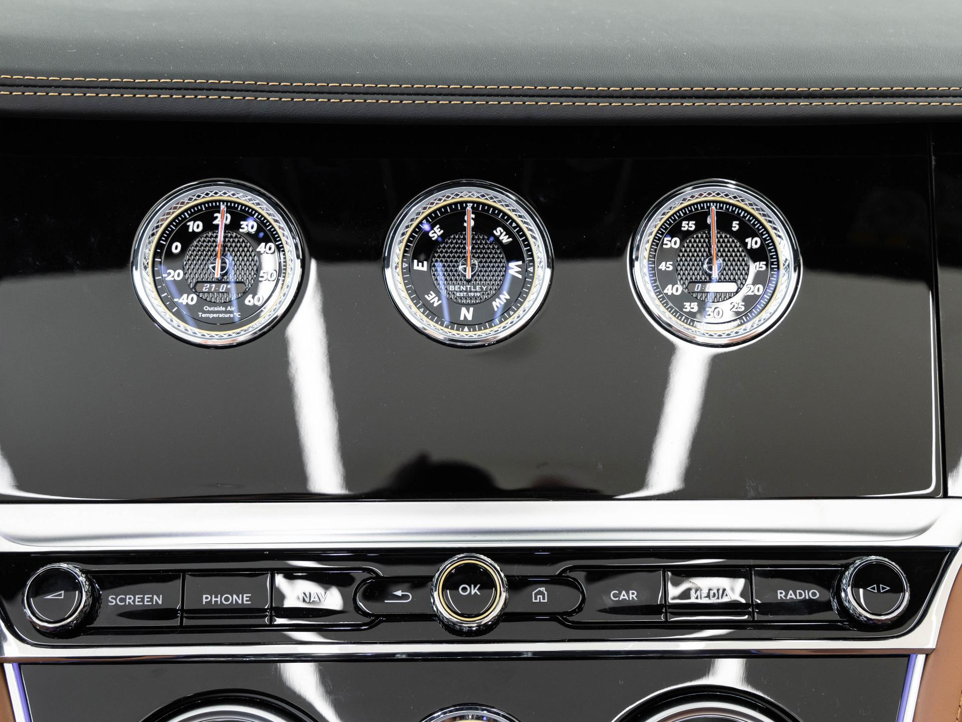 Bentley Continental GTC Azure (MY26) Hybrid