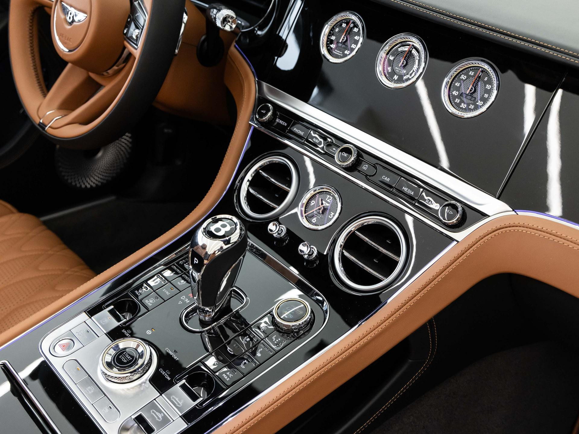 Bentley Continental GTC Azure (MY26) Hybrid