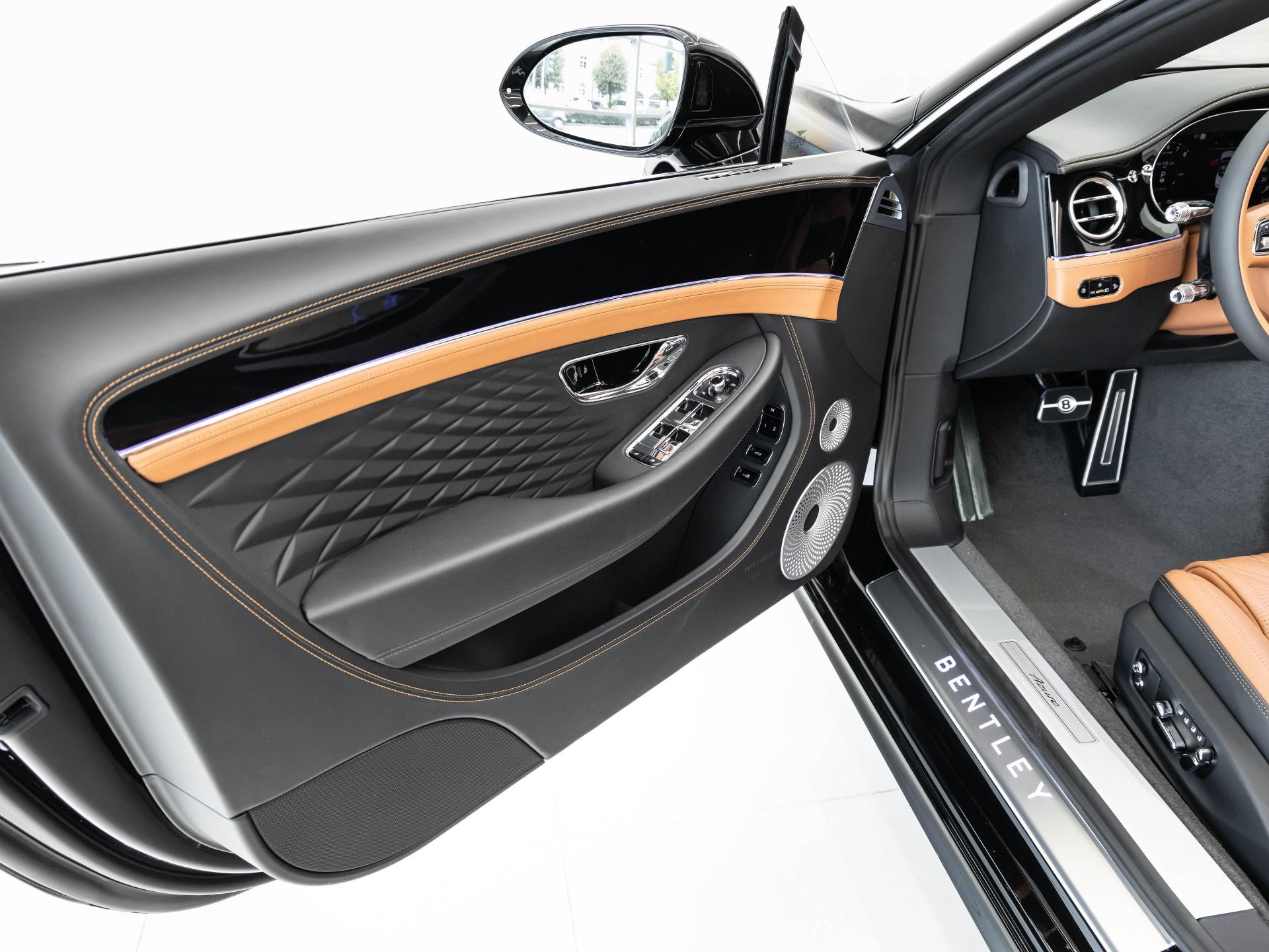 Bentley Continental GTC Azure (MY26) Hybrid