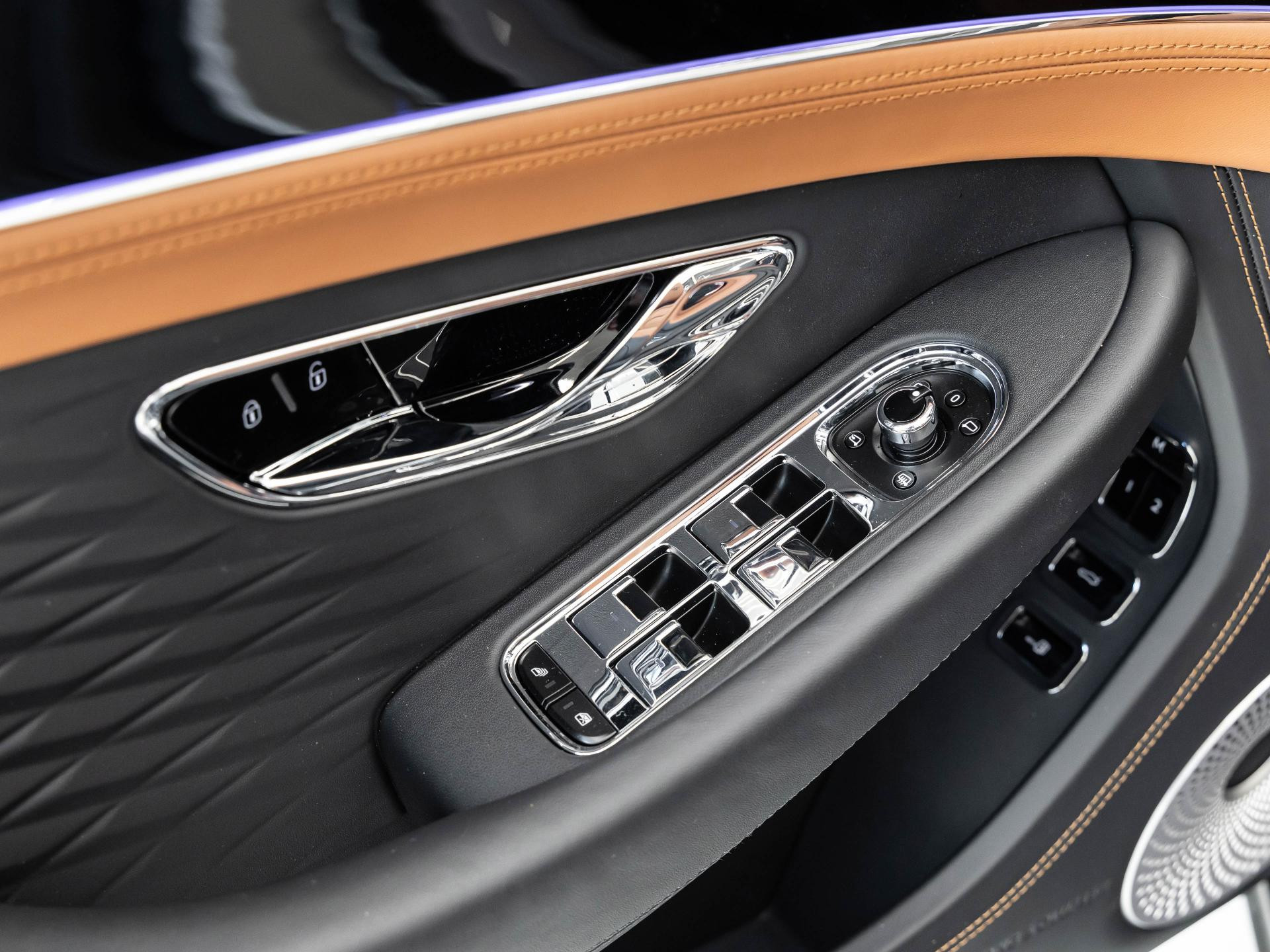 Bentley Continental GTC Azure (MY26) Hybrid