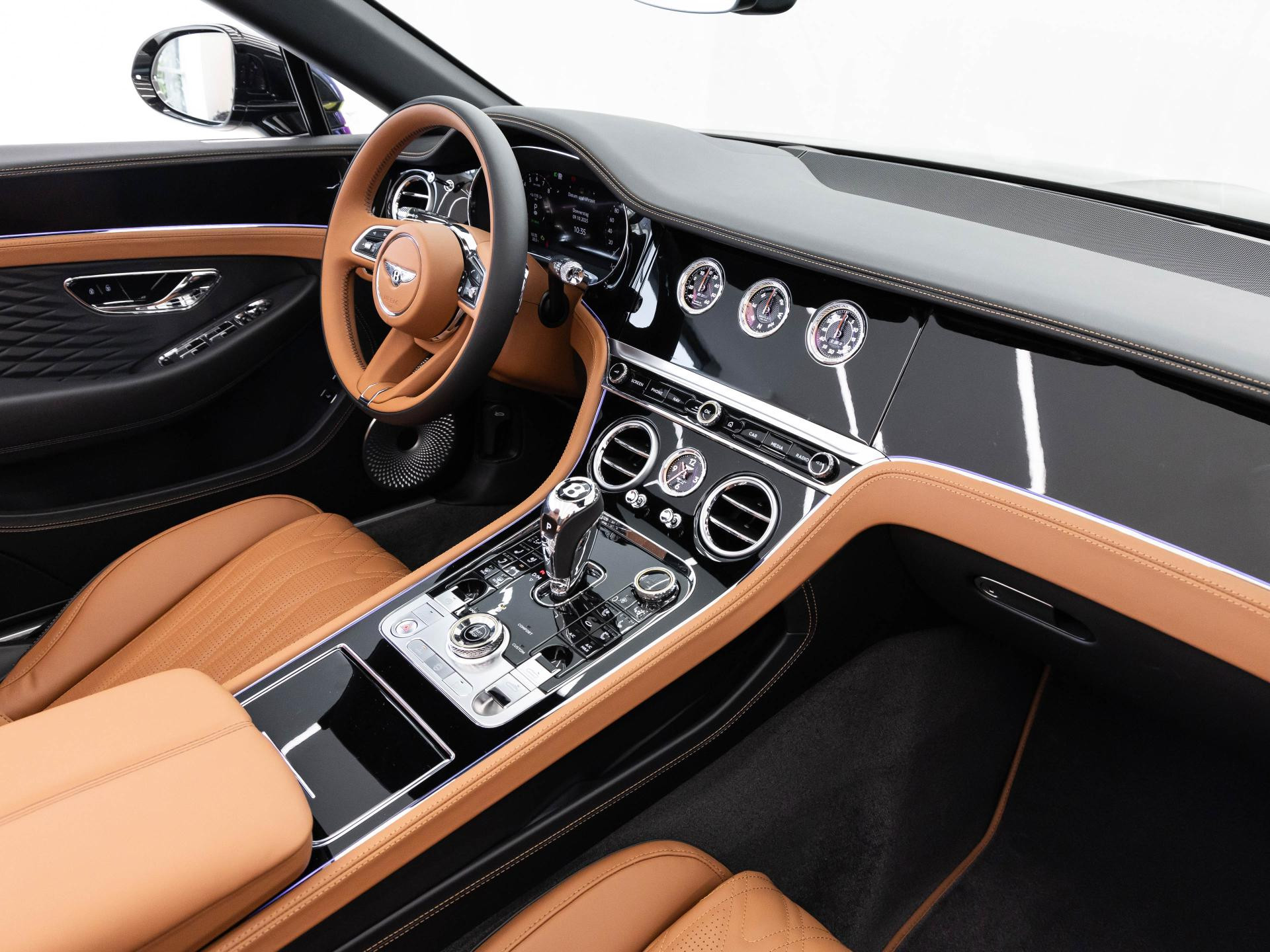 Bentley Continental GTC Azure (MY26) Hybrid