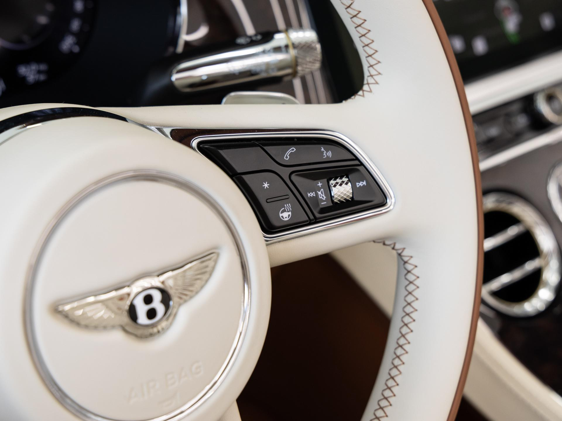 Bentley Continental GTC Azure (MY26) Hybrid