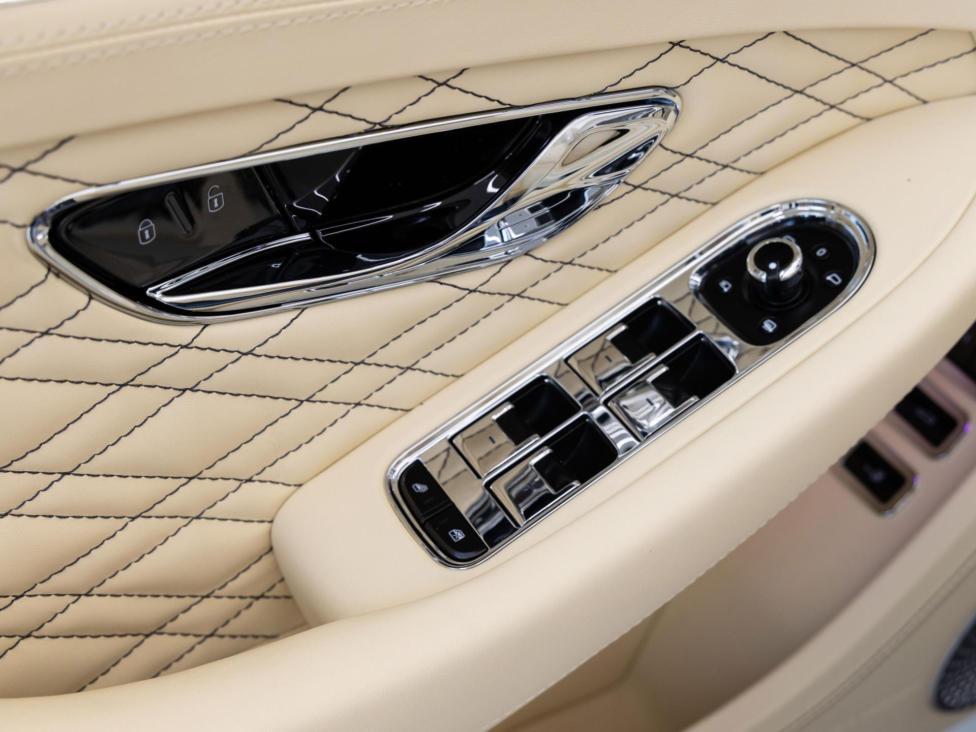 Bentley Continental GTC (MY26) von BENTLEY FRANKFURT