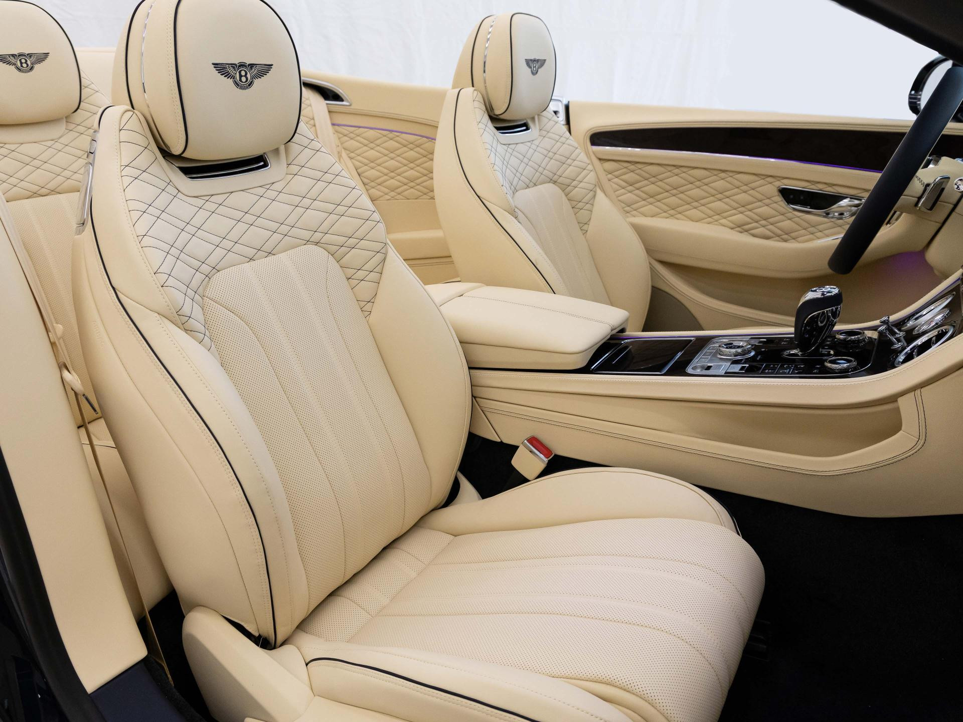 Bentley Continental GTC (MY26) von BENTLEY FRANKFURT