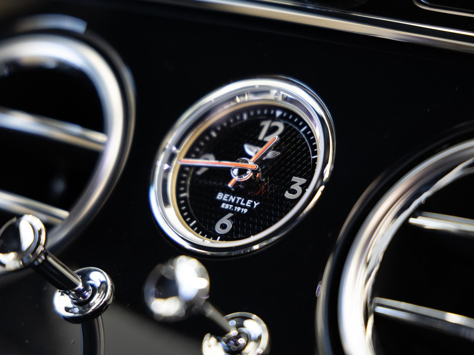 Bentley New Continental GT W12 von BENTLEY FRANKFURT