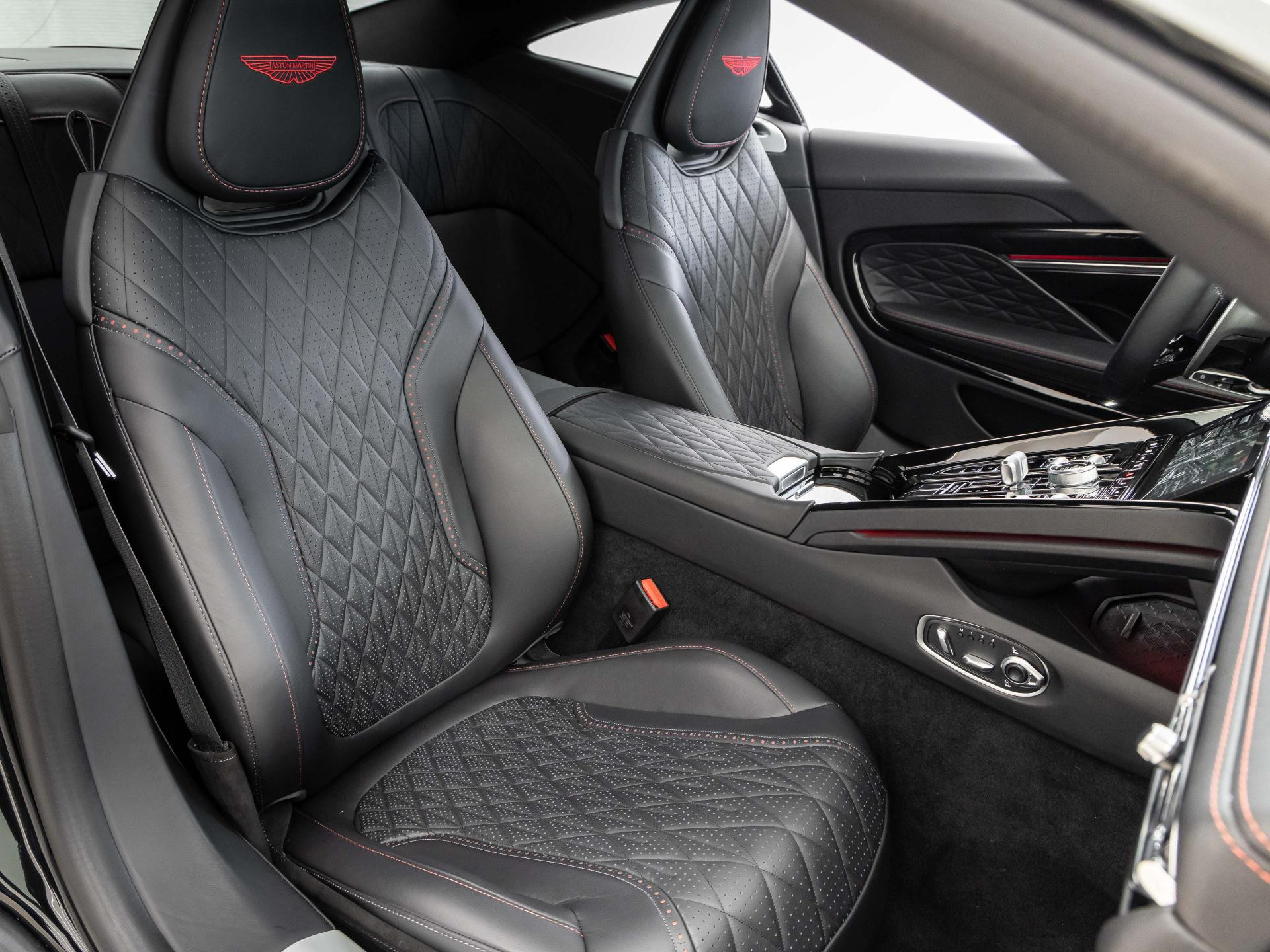 Aston Martin DB12 Coupé von BENTLEY FRANKFURT