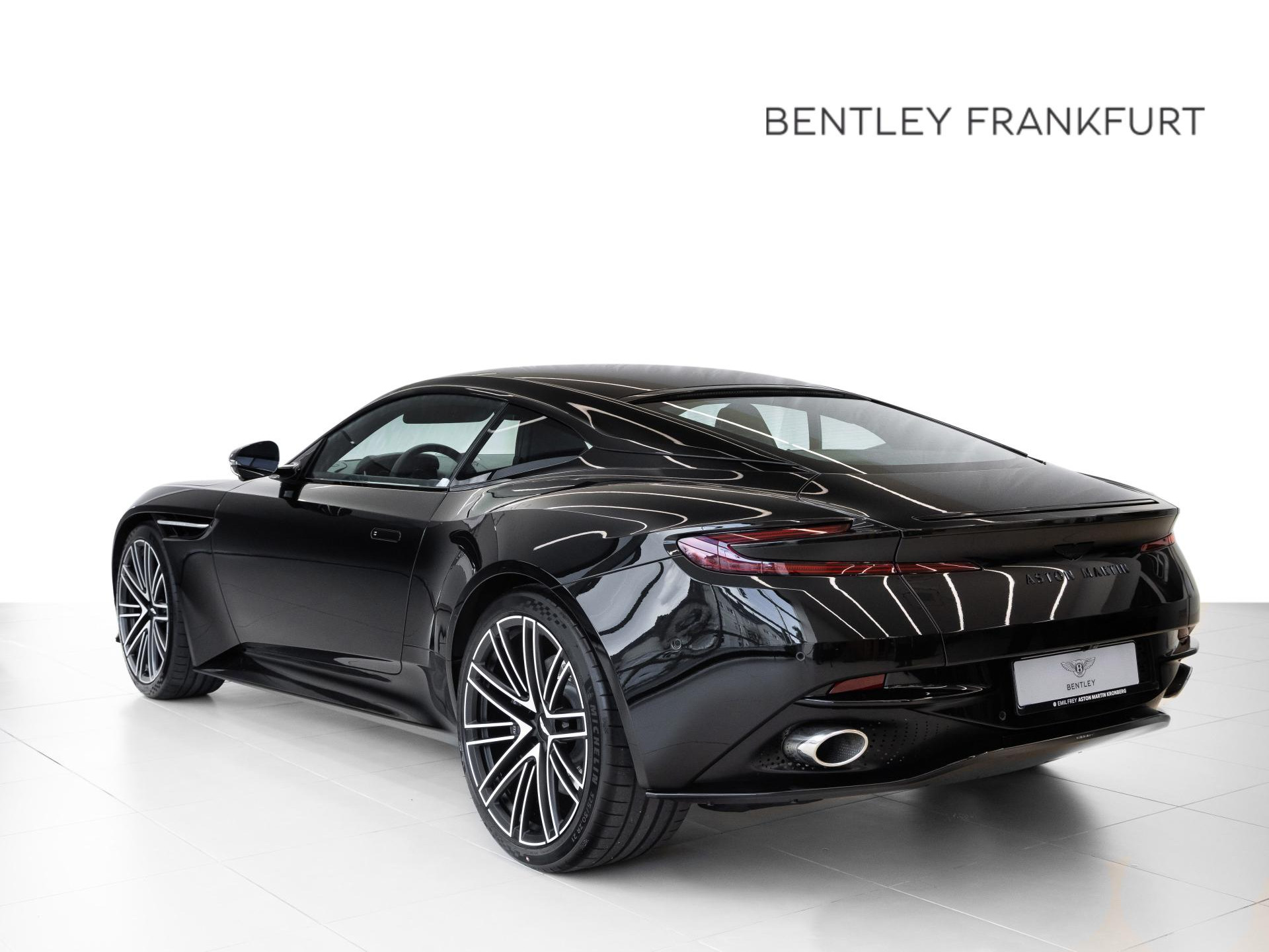 Aston Martin DB12 Coupé von BENTLEY FRANKFURT