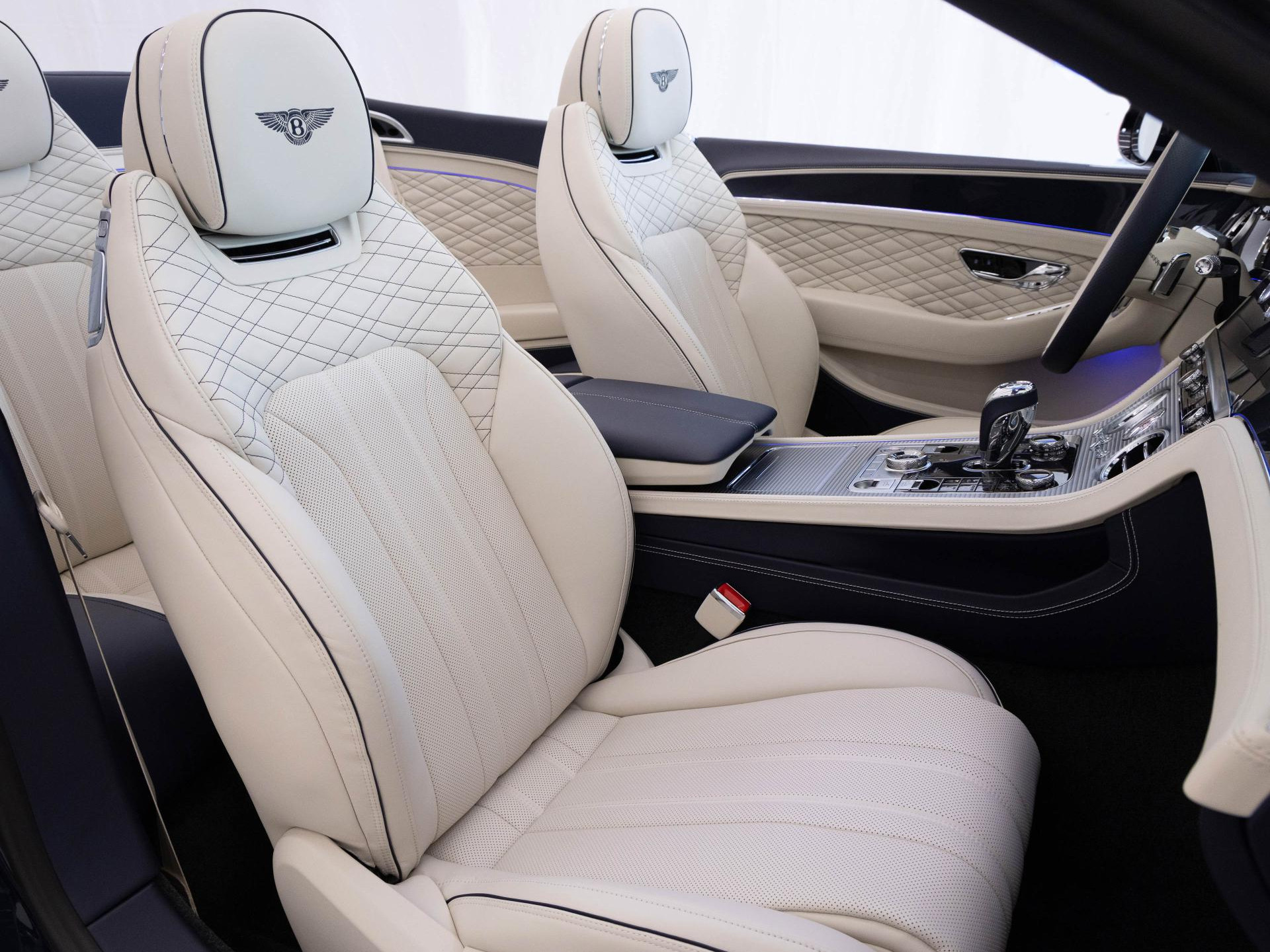 Bentley Continental GTC (MY26) von ELEGANT / IMPERIAL VENE