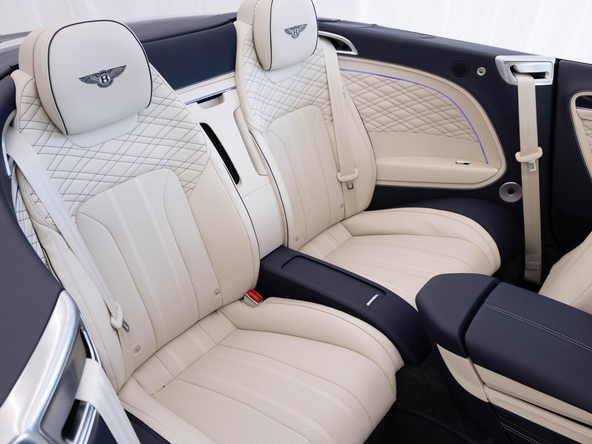 Bentley Continental GTC (MY26) von ELEGANT / IMPERIAL VENE