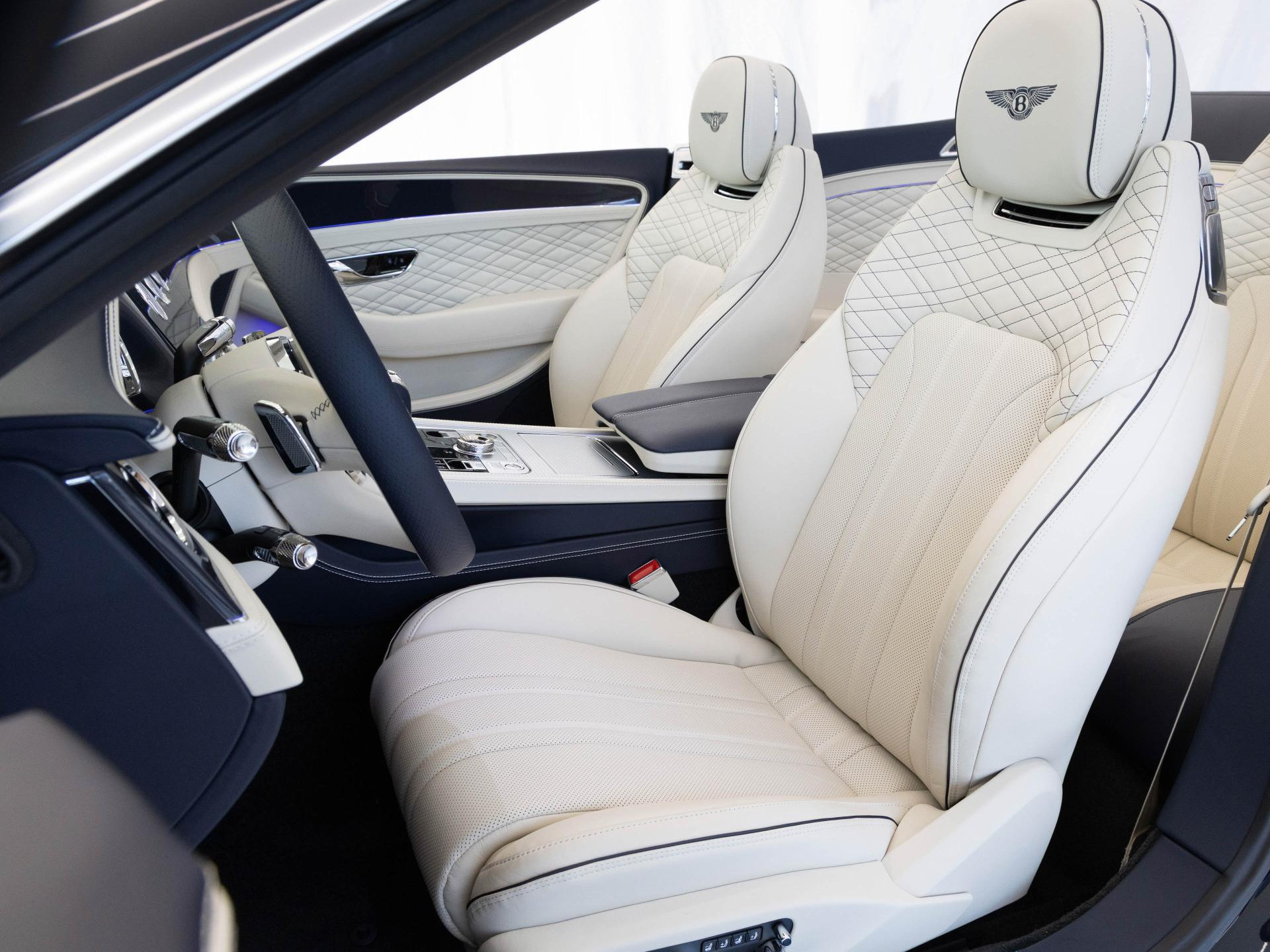 Bentley Continental GTC (MY26) von ELEGANT / IMPERIAL VENE