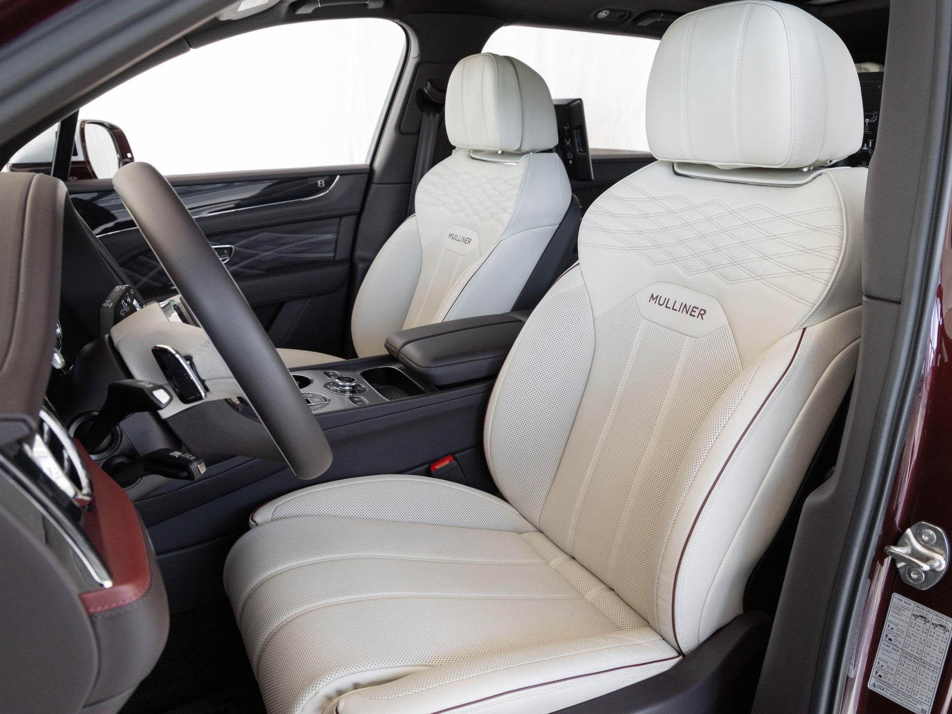 Bentley Bentayga EWB Mulliner von BENTLEY FRANKFURT