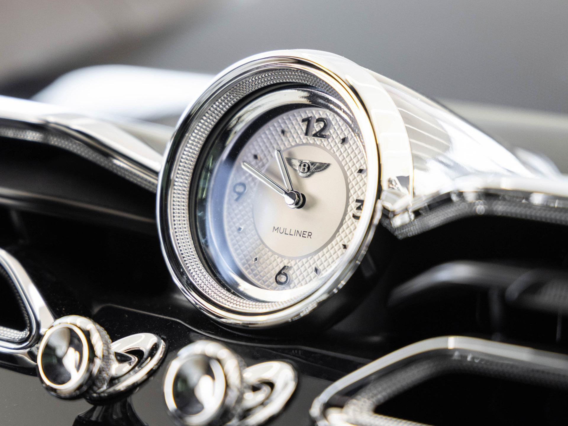 Bentley Bentayga EWB Mulliner von BENTLEY FRANKFURT