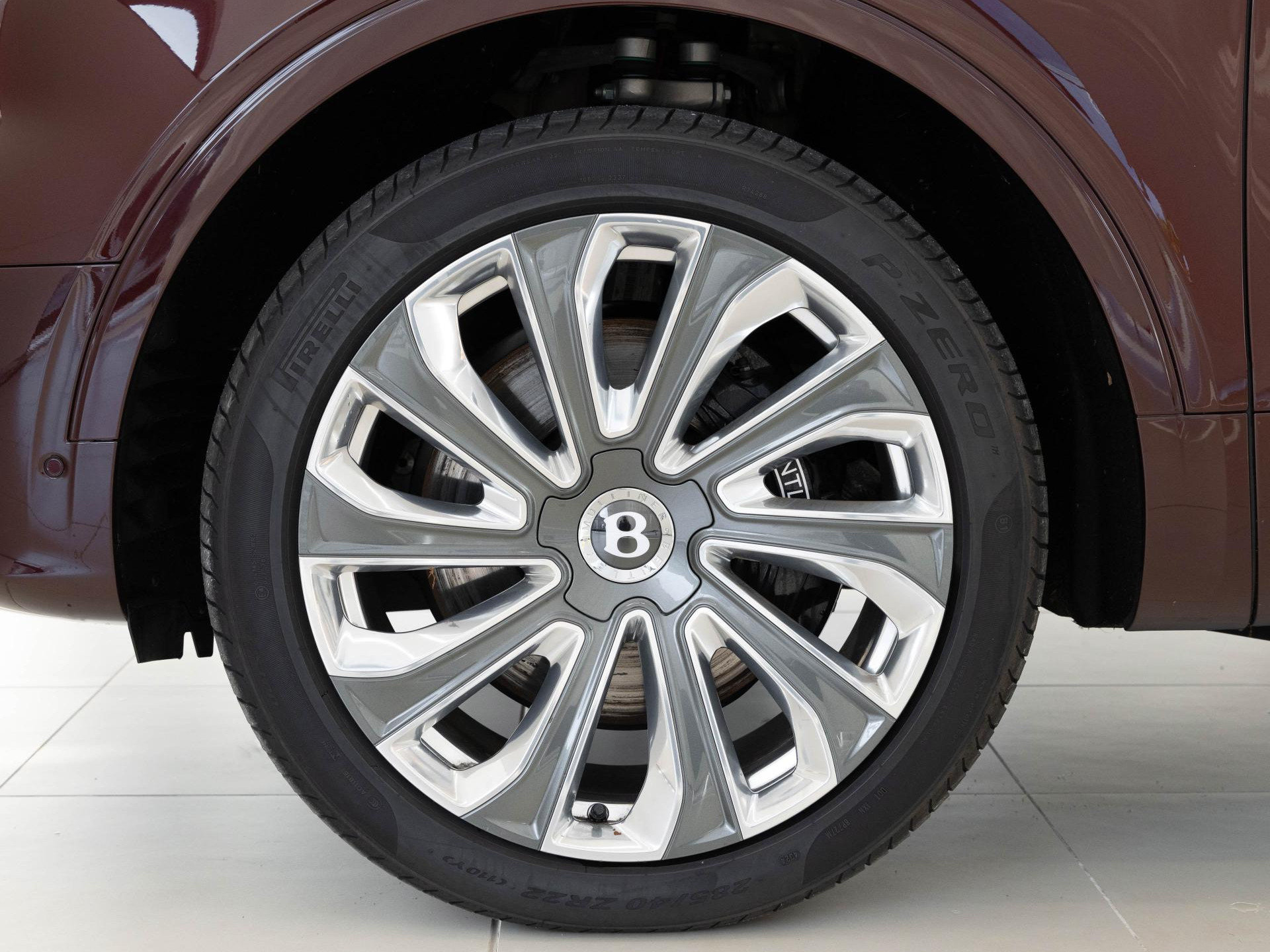 Bentley Bentayga EWB Mulliner von BENTLEY FRANKFURT