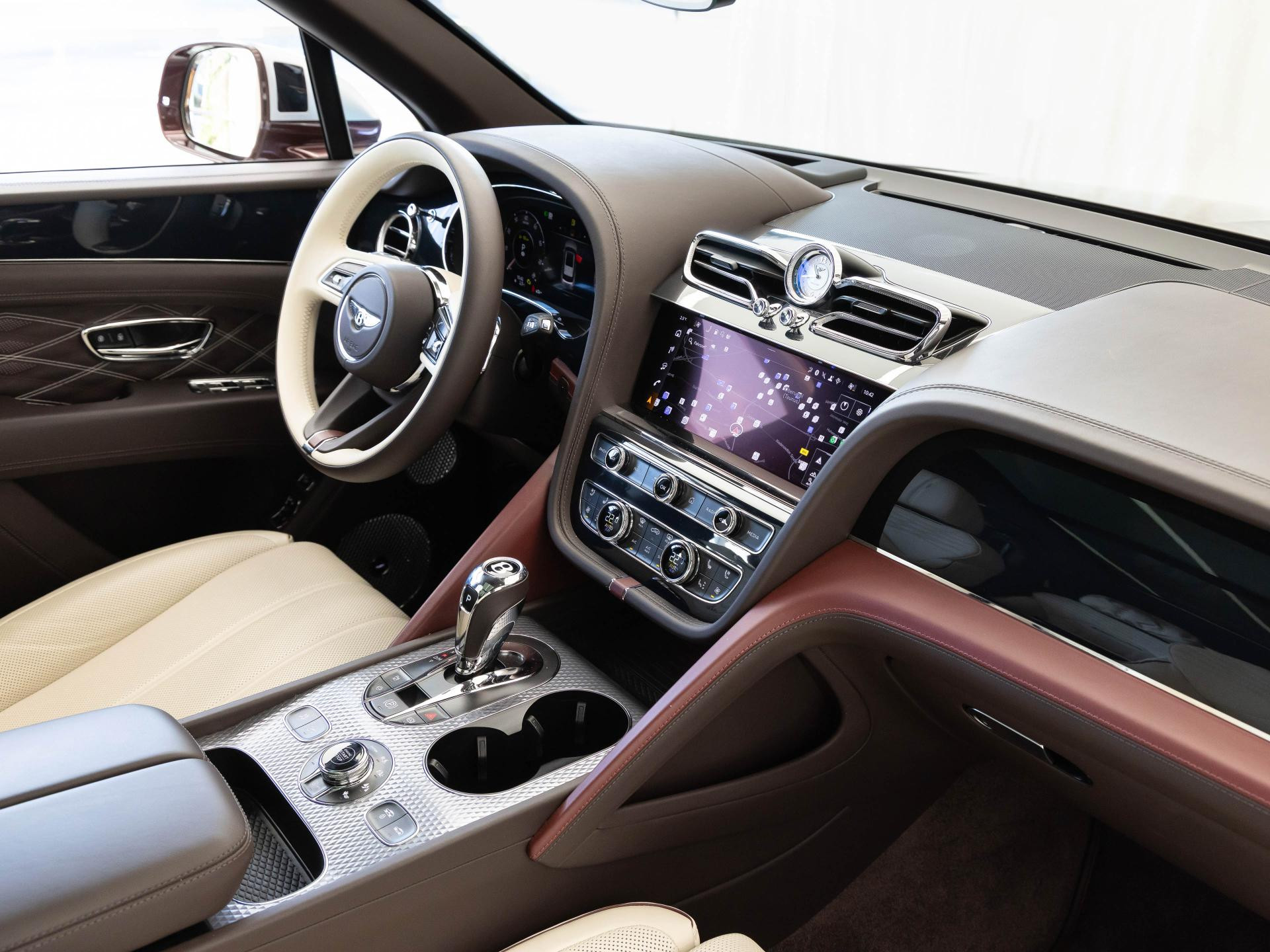 Bentley Bentayga EWB Mulliner von BENTLEY FRANKFURT