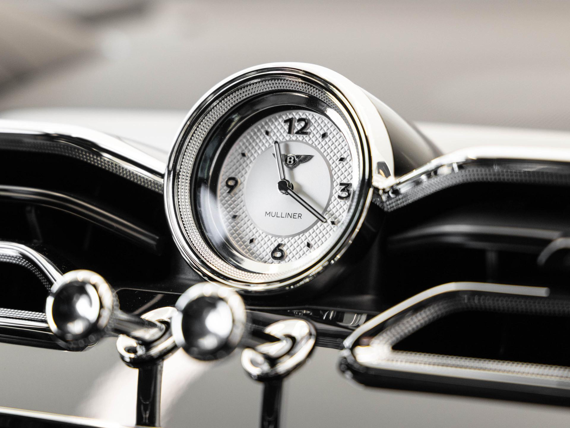 Bentley Bentayga EWB Mulliner von BENTLEY FRANKFURT