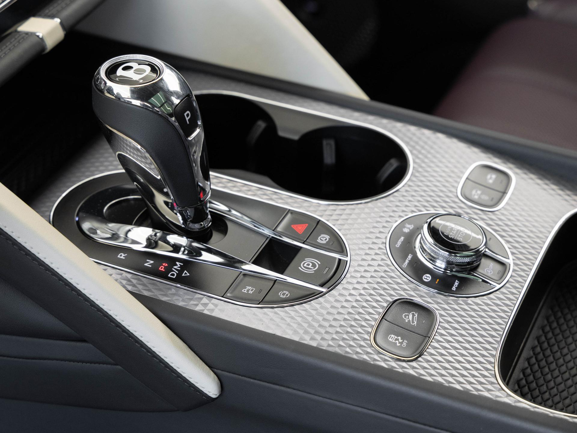 Bentley Bentayga EWB Mulliner von BENTLEY FRANKFURT