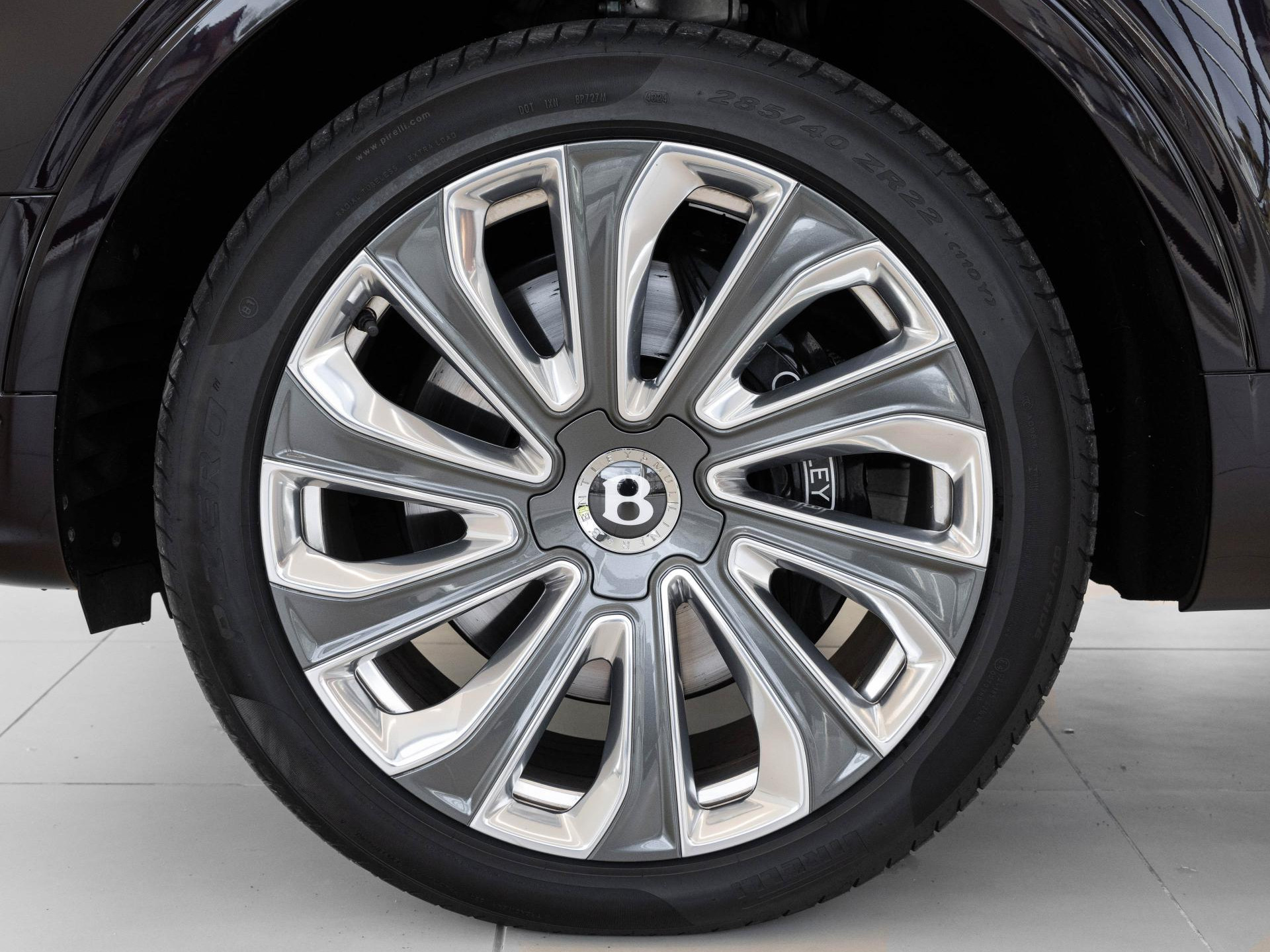 Bentley Bentayga EWB Mulliner von BENTLEY FRANKFURT