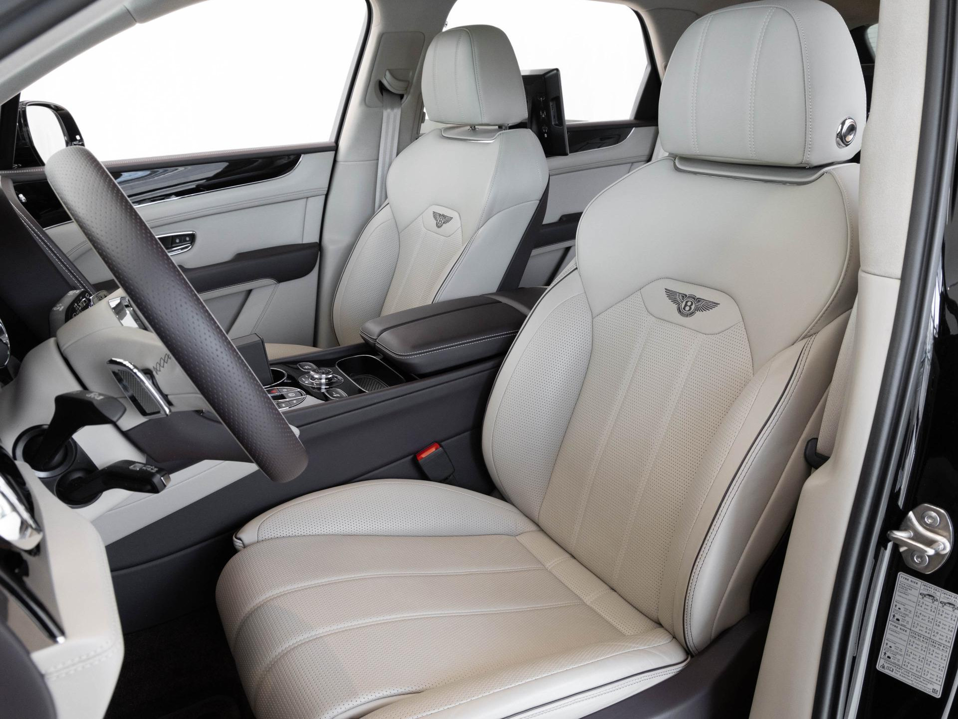 Bentley Bentayga V8 von BENTLEY FRANKFURT