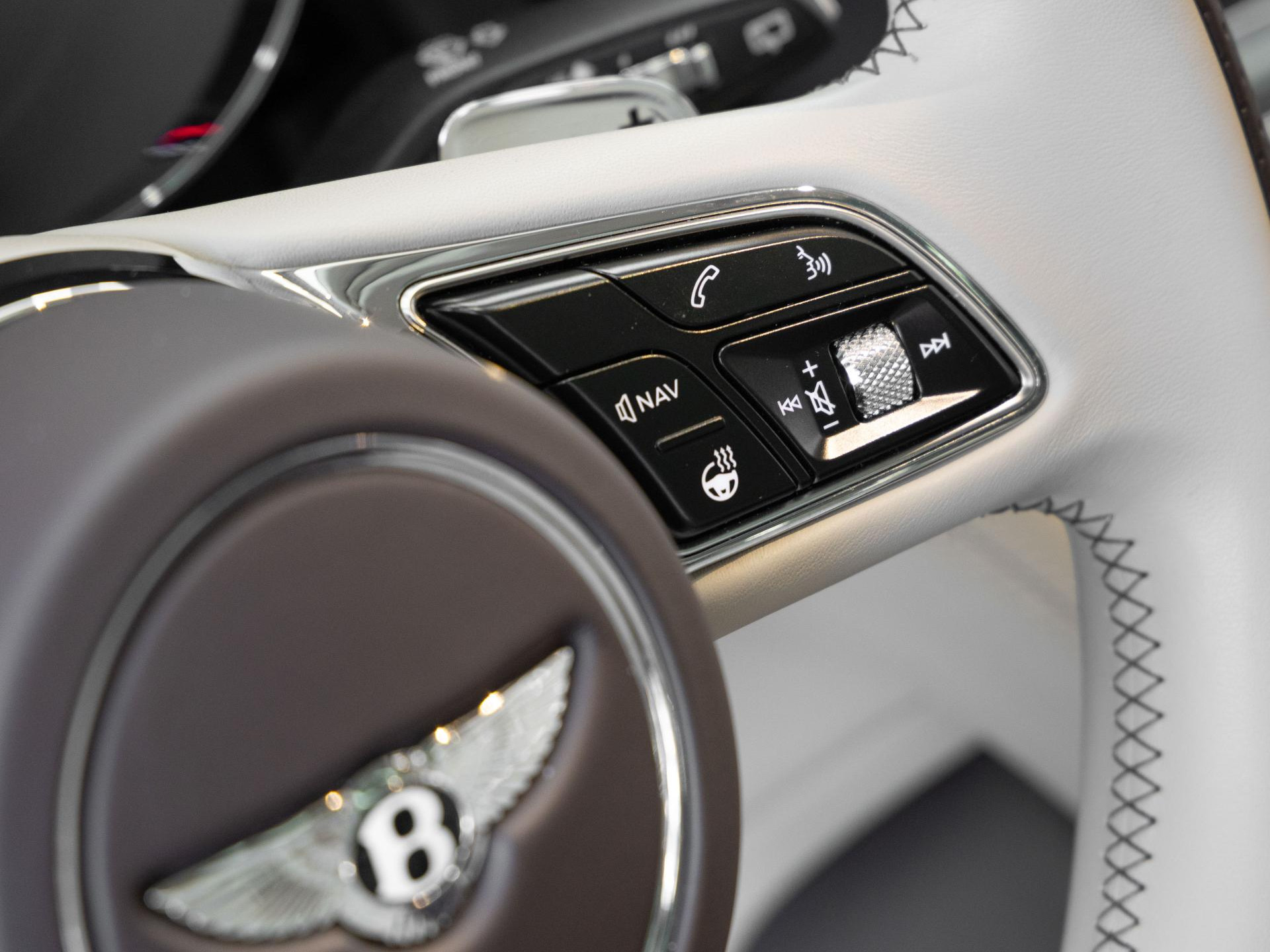 Bentley Bentayga V8 von BENTLEY FRANKFURT