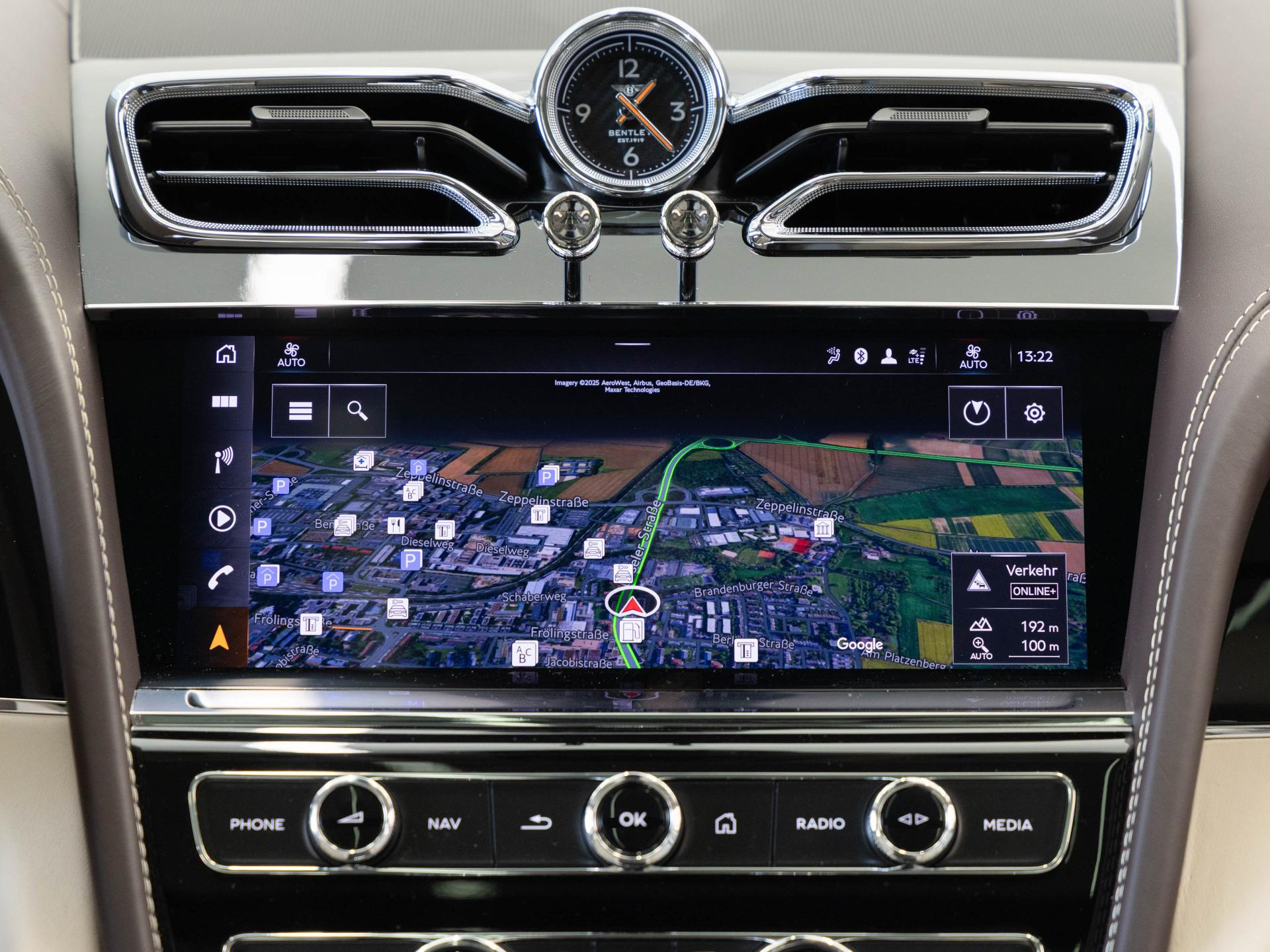 Bentley Bentayga V8 von BENTLEY FRANKFURT