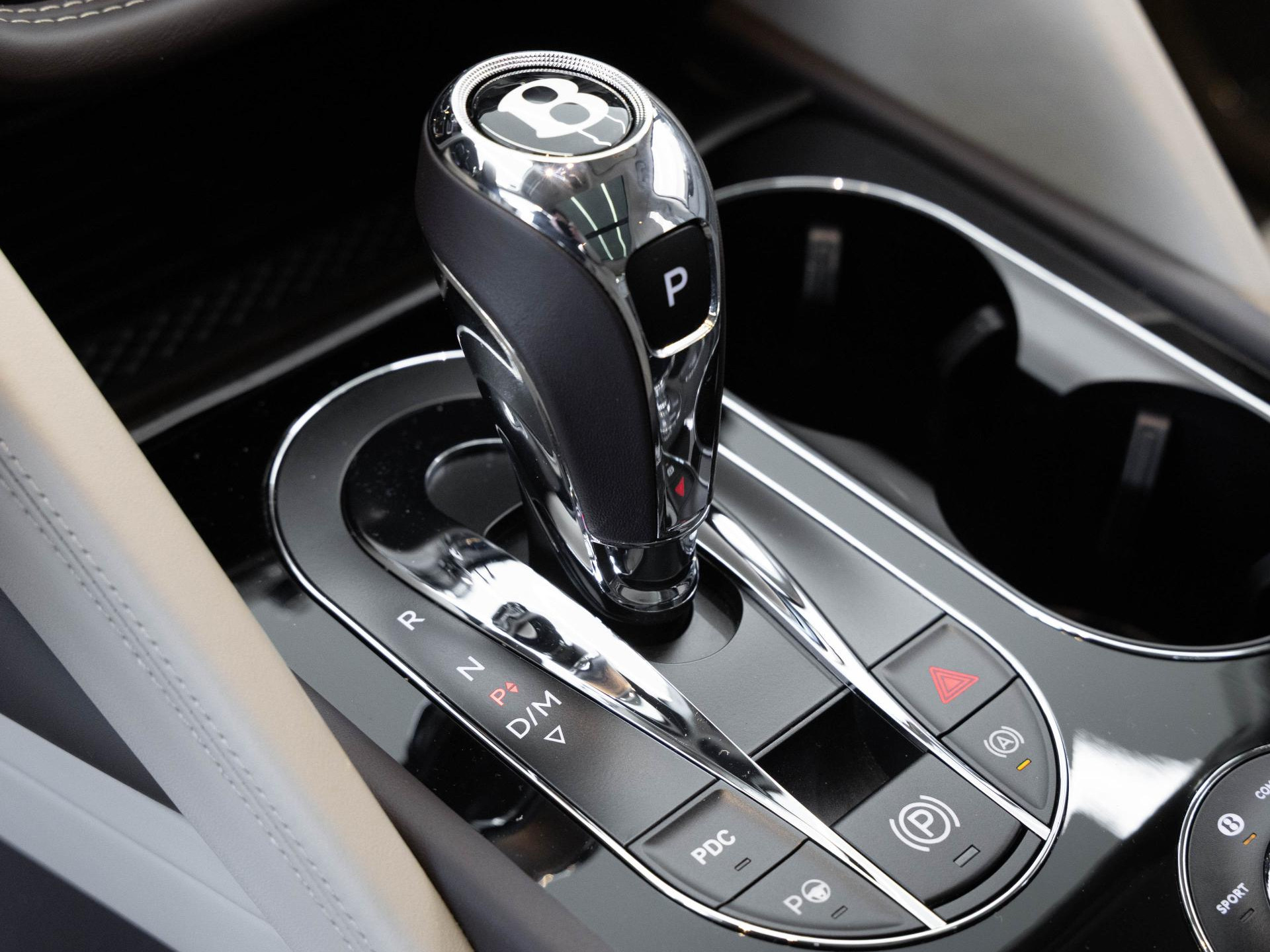 Bentley Bentayga V8 von BENTLEY FRANKFURT