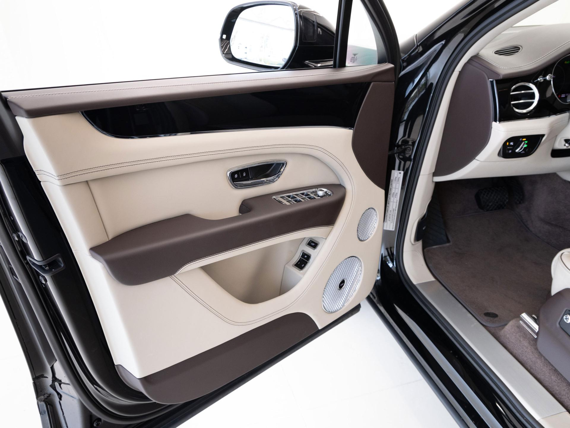 Bentley Bentayga V8 von BENTLEY FRANKFURT