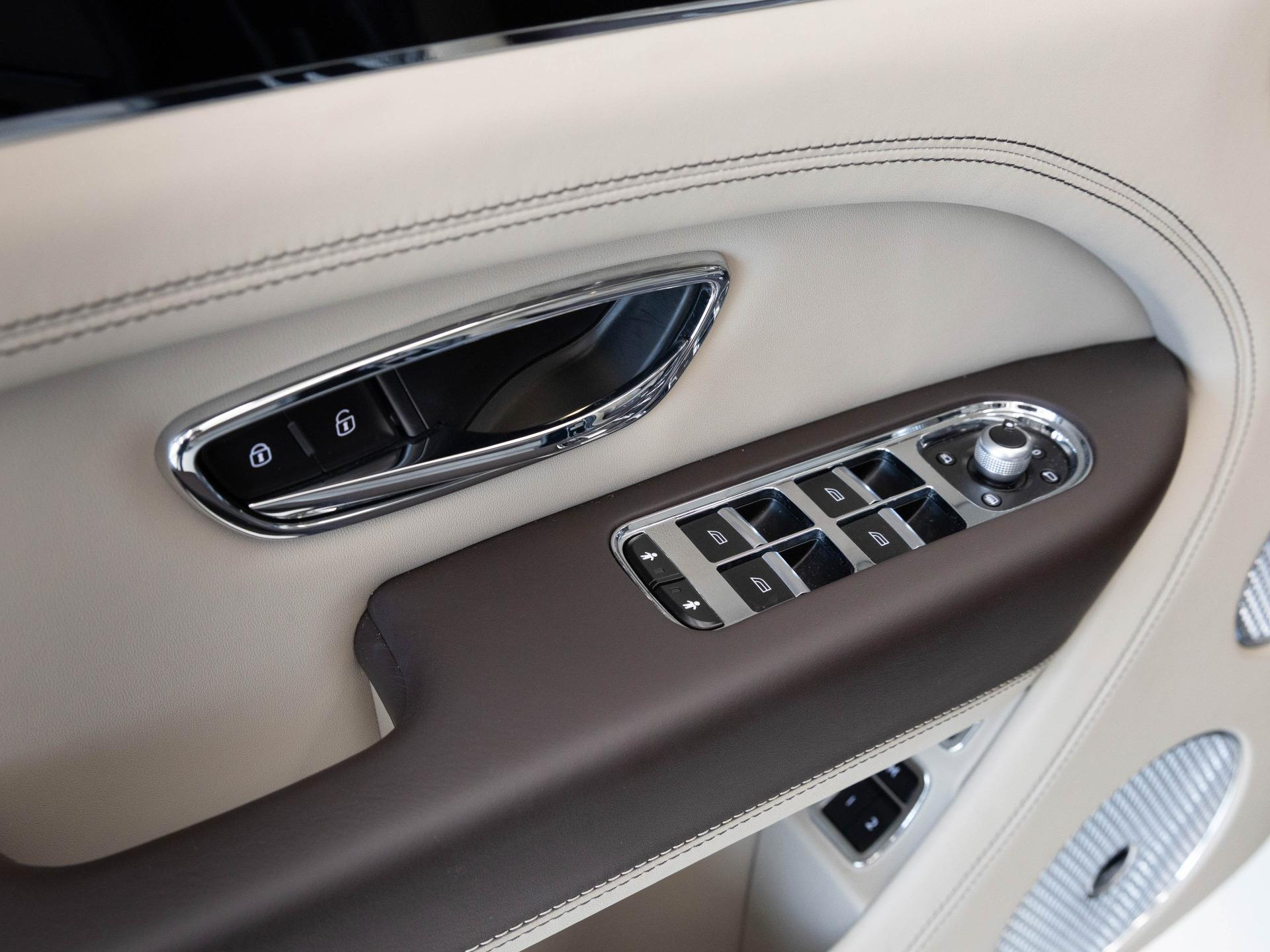 Bentley Bentayga V8 von BENTLEY FRANKFURT