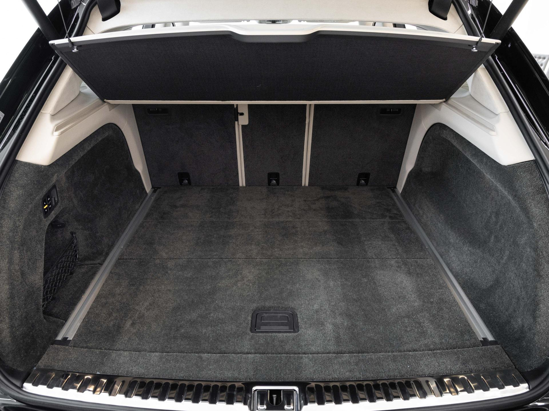 Bentley Bentayga V8 von BENTLEY FRANKFURT