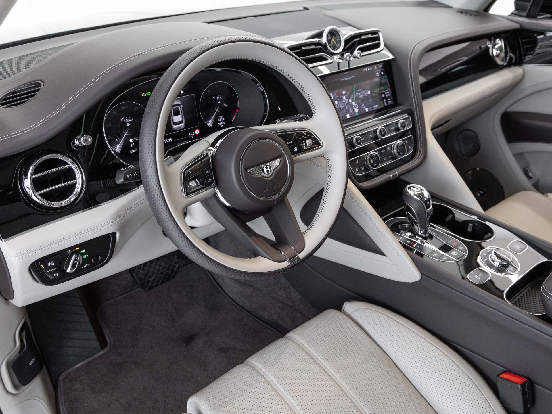 Bentley Bentayga V8 von BENTLEY FRANKFURT