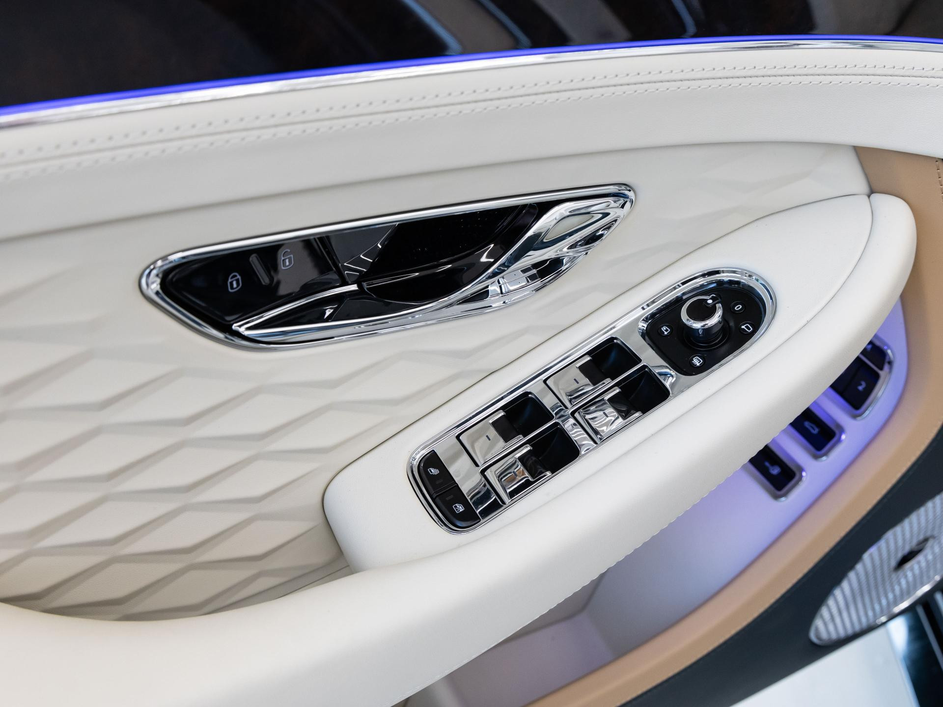 Bentley Continental GTC Mulliner (MY26)