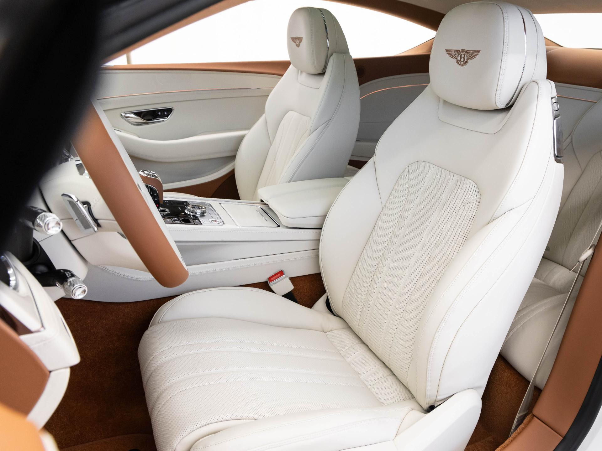 Bentley Continental GT CARBON STYLING / AKRAPOVIC / PANO