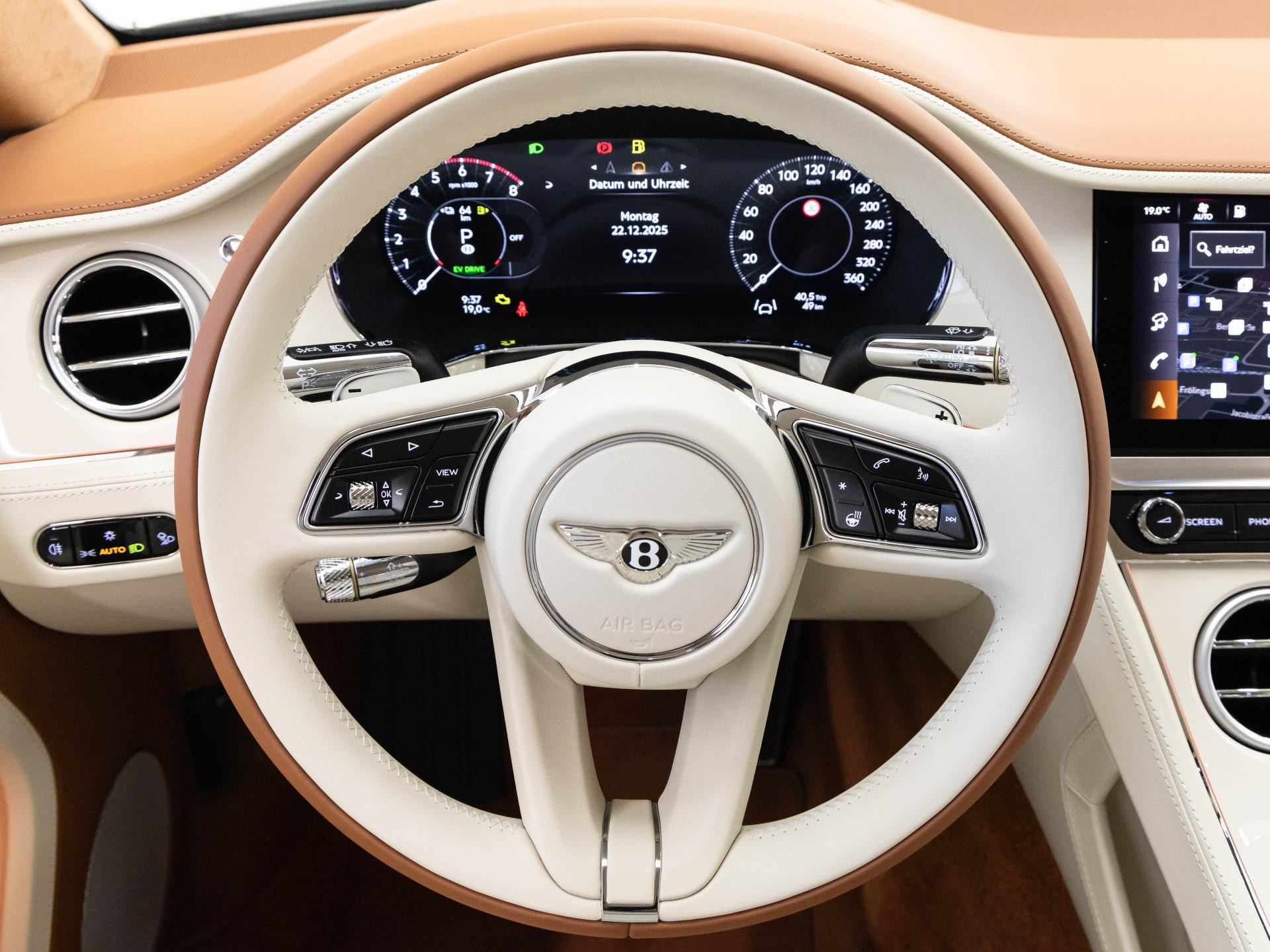 Bentley Continental GT CARBON STYLING / AKRAPOVIC / PANO