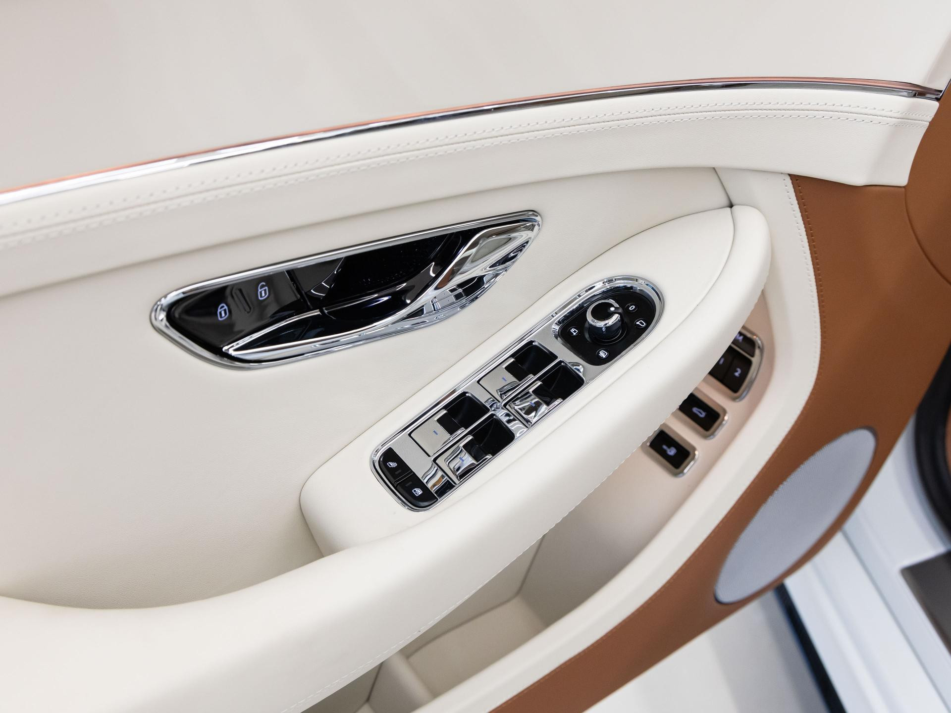 Bentley Continental GT CARBON STYLING / AKRAPOVIC / PANO