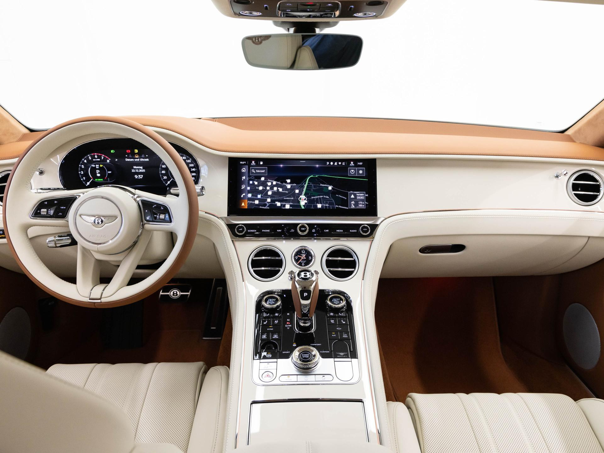 Bentley Continental GT CARBON STYLING / AKRAPOVIC / PANO